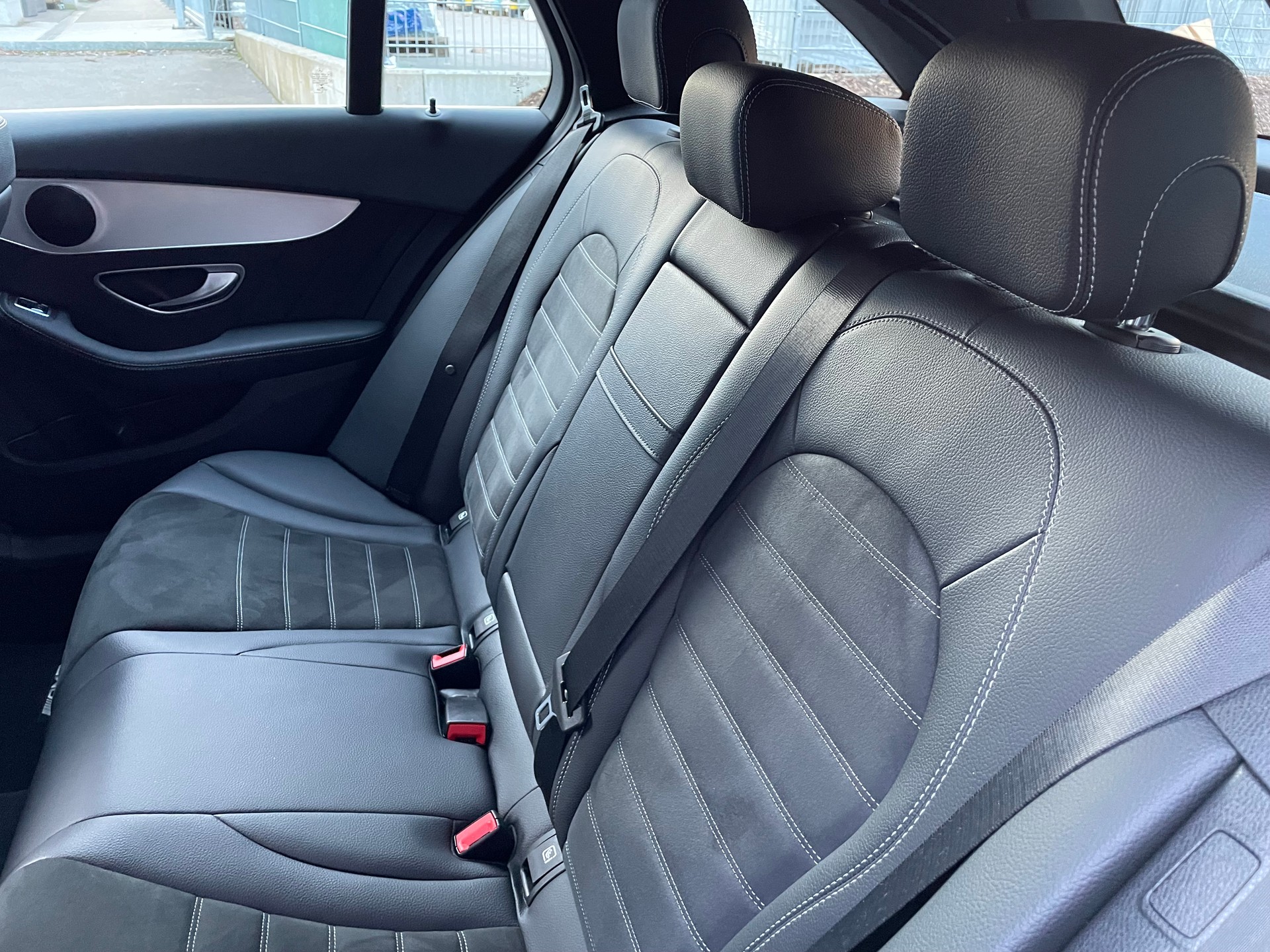 MERCEDES-BENZ C 300 AMG Line-image-6