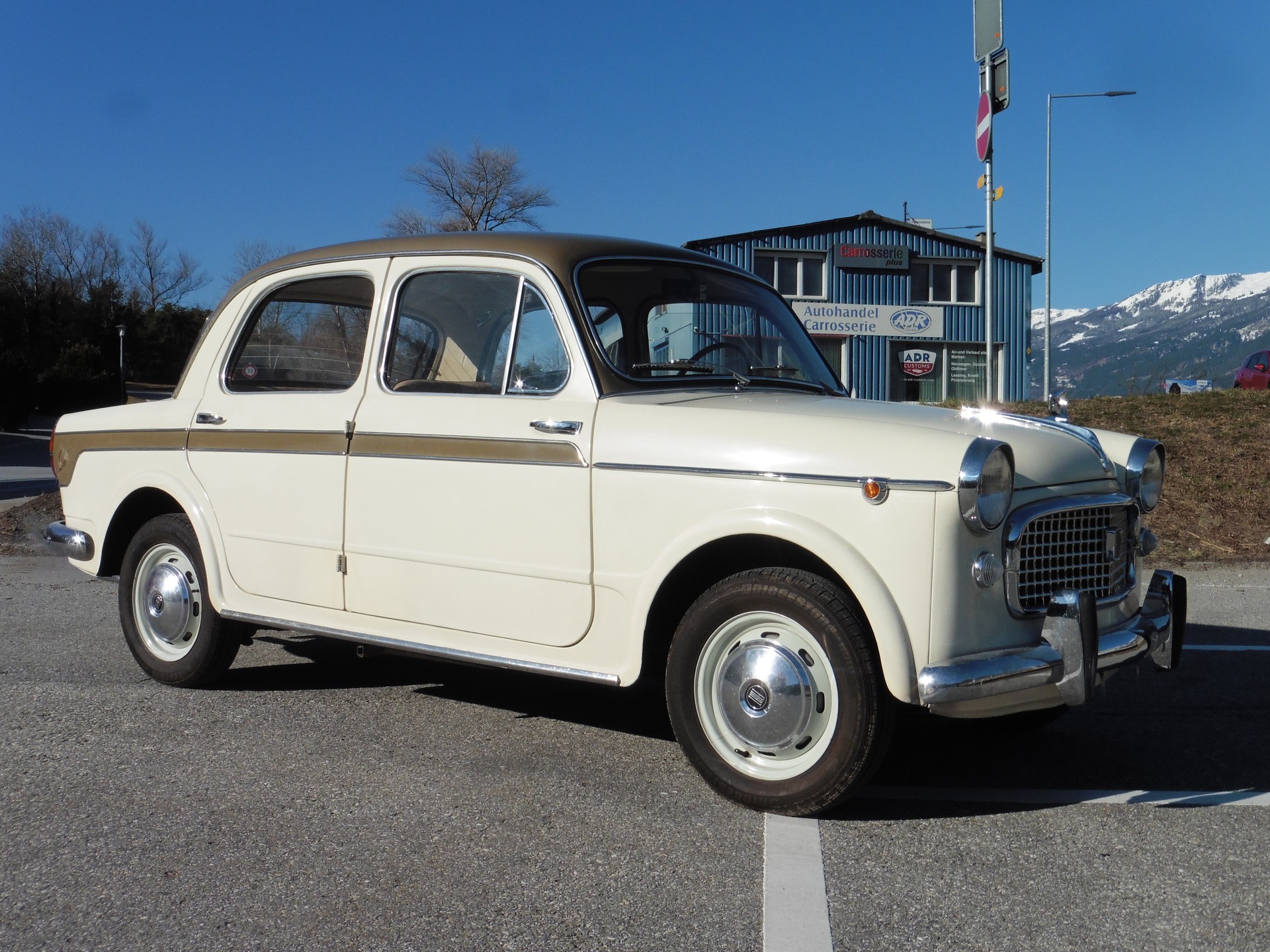 FIAT 1100 Lusso-showroom-element-1