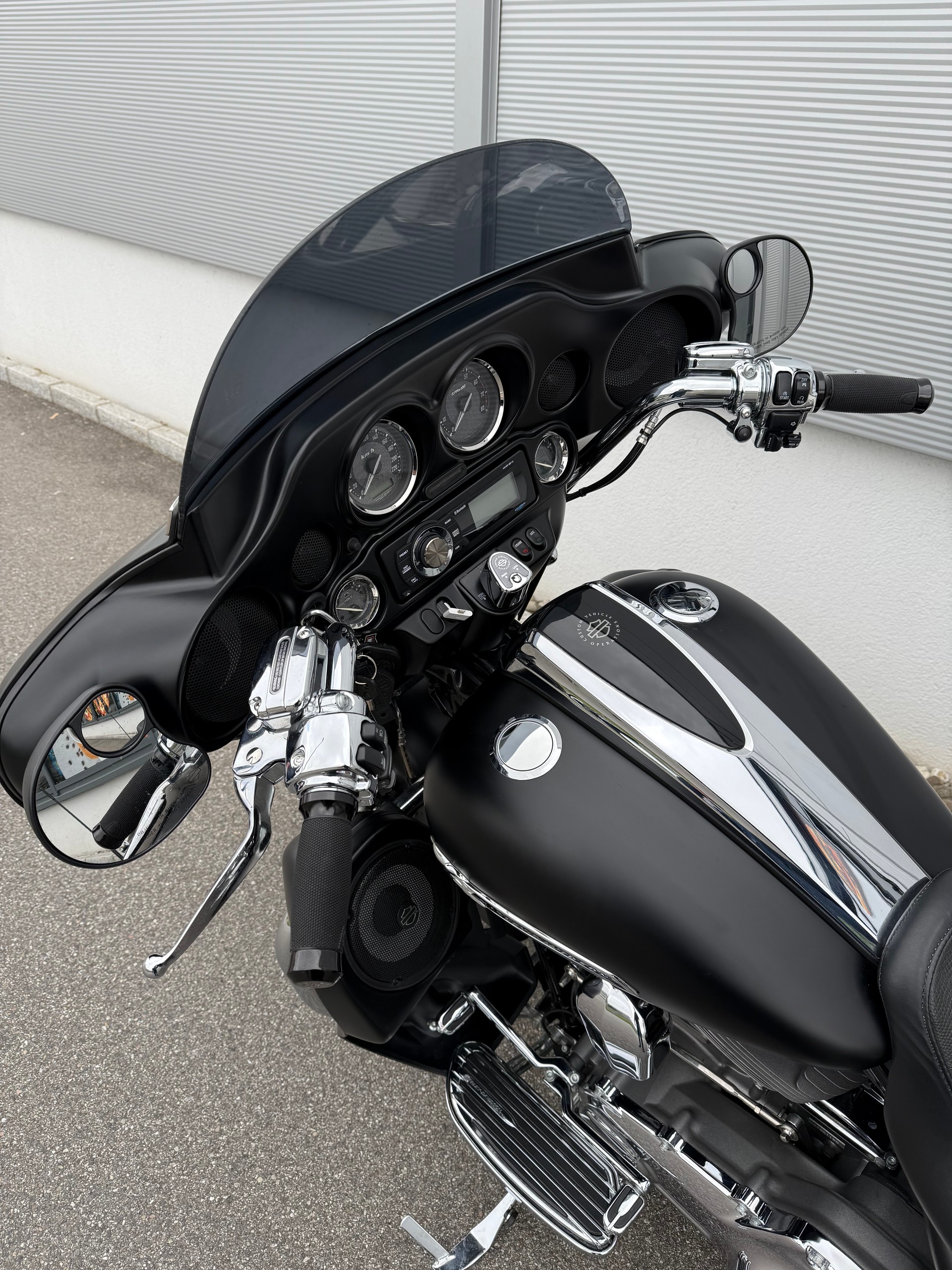 HARLEY-DAVIDSON FLHXSE Street Glide ABS CVO-image-11