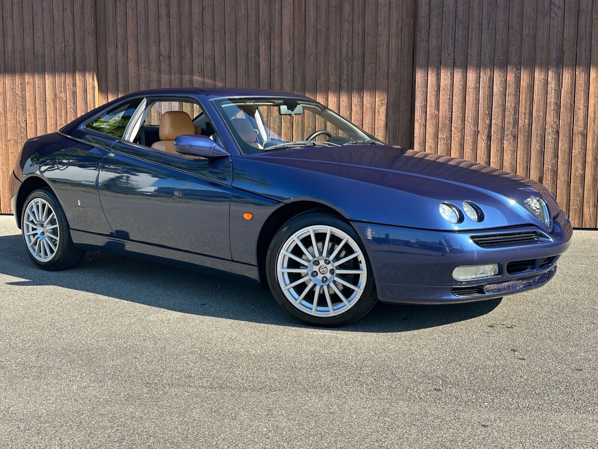 ALFA ROMEO GTV 2.0 V6 TB-showroom-element-1