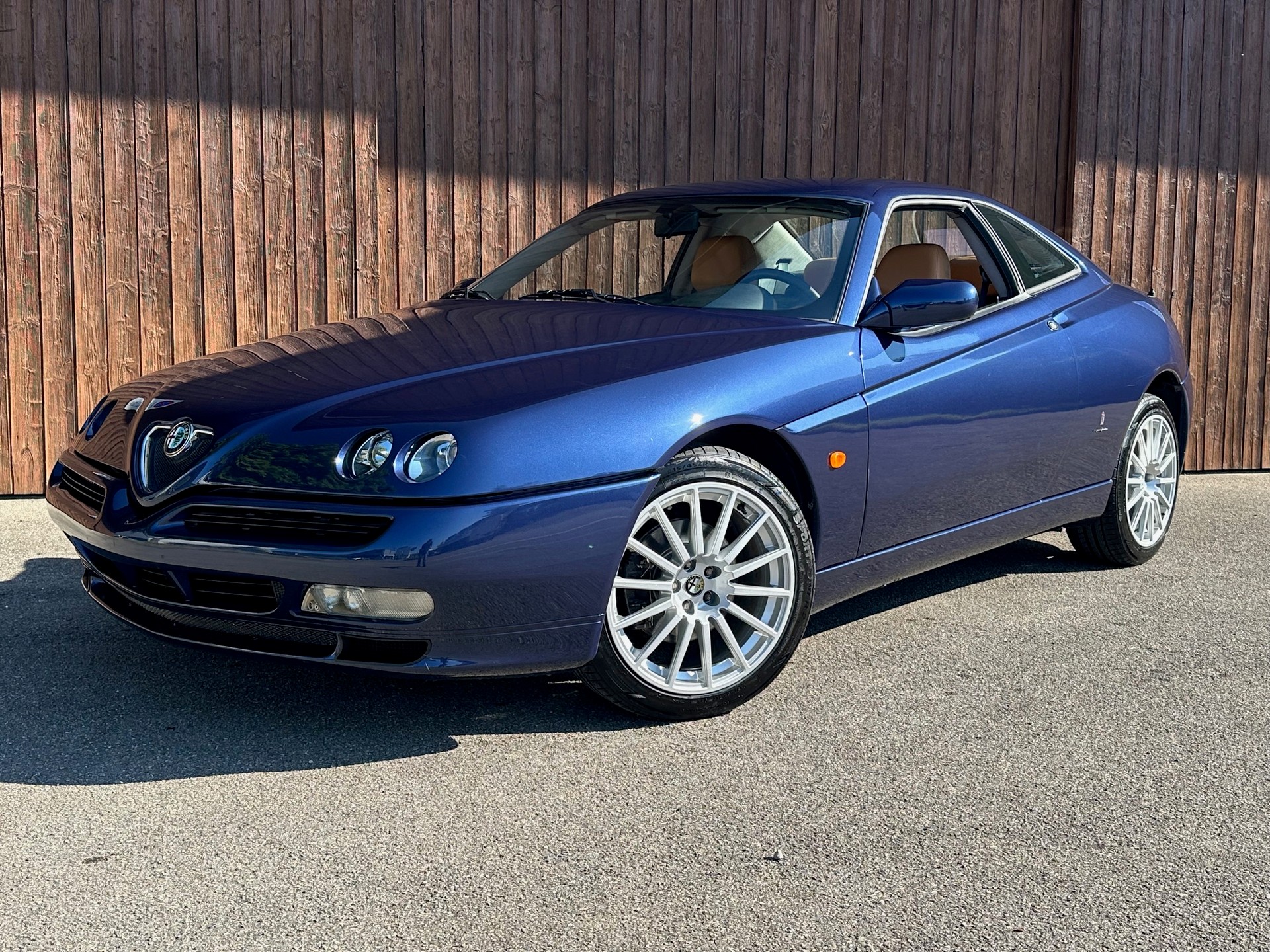 ALFA ROMEO GTV 2.0 V6 TB-showroom-element-3