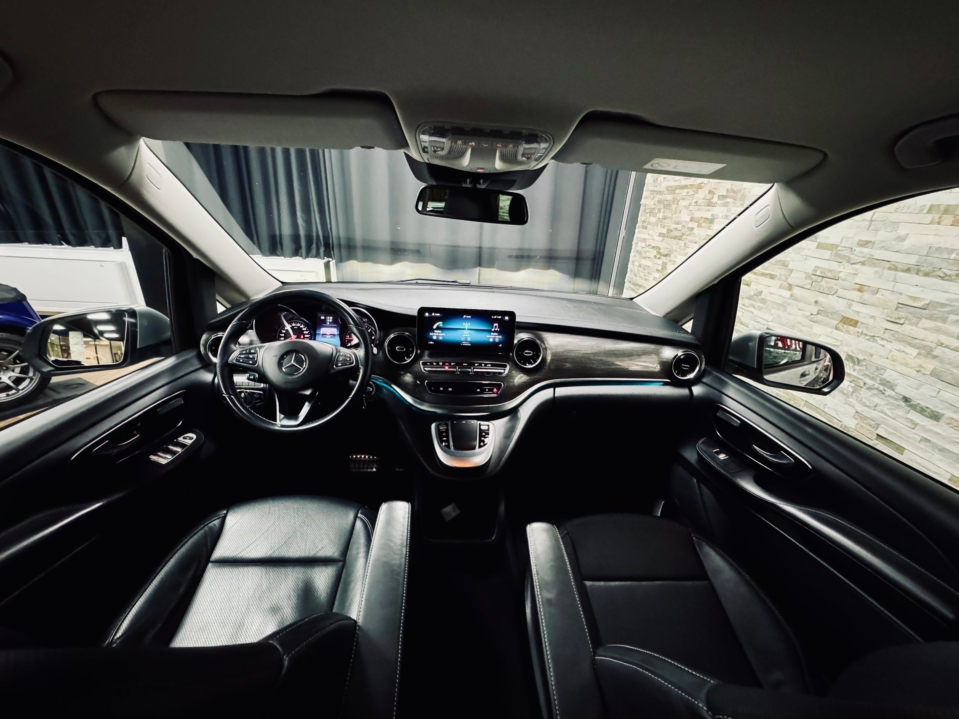MERCEDES-BENZ V 300 d lang Avantgarde 4Matic 9G-Tronic-image-24
