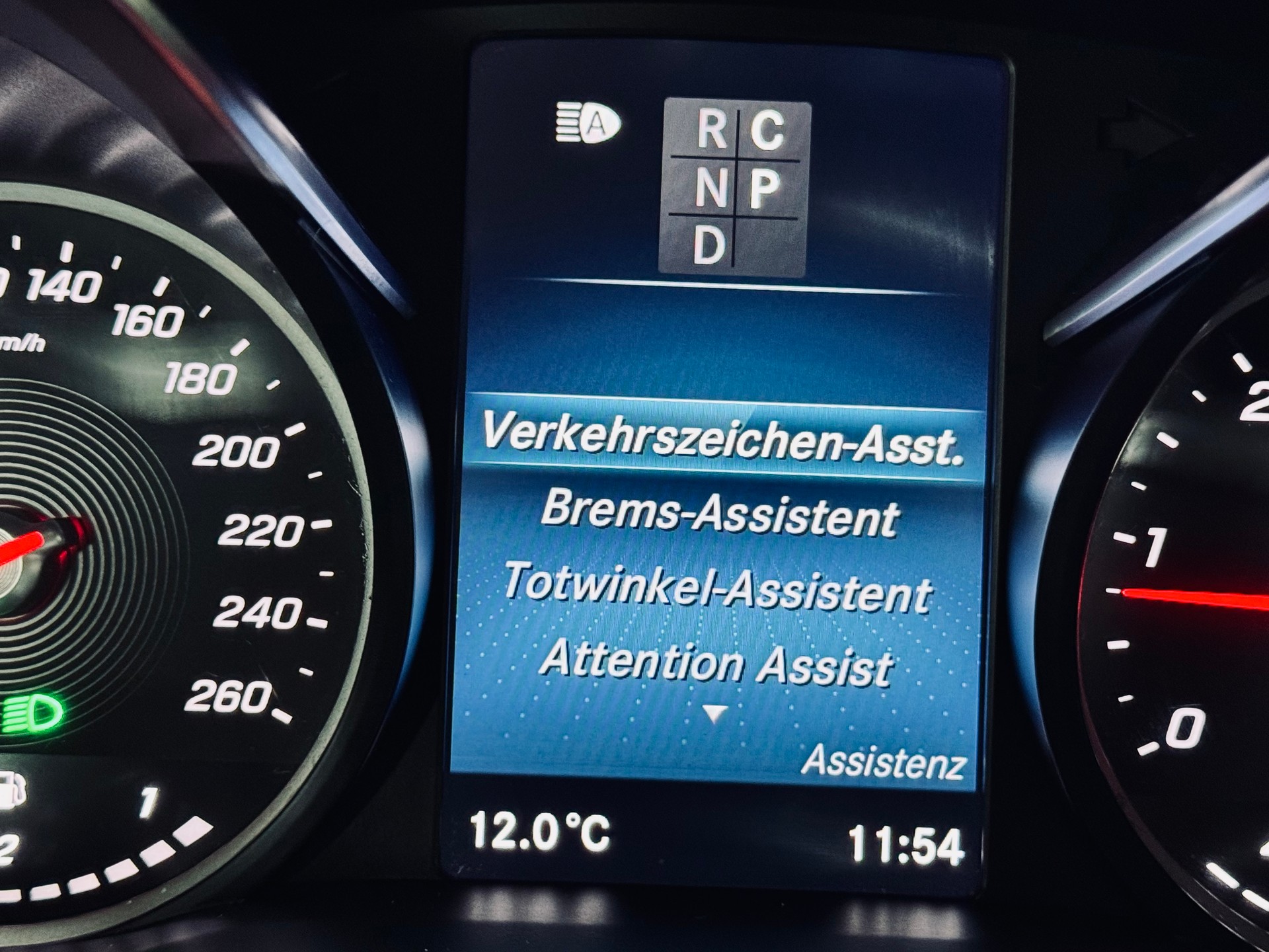 MERCEDES-BENZ V 300 d lang Avantgarde 4Matic 9G-Tronic-image-18