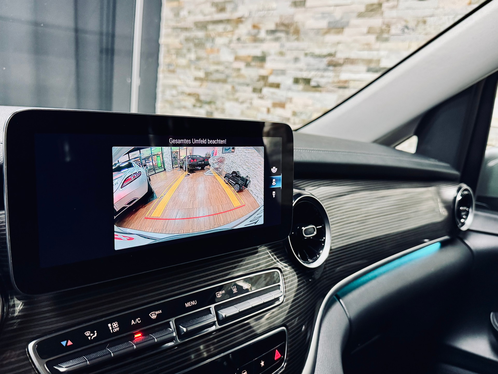 MERCEDES-BENZ V 300 d lang Avantgarde 4Matic 9G-Tronic-image-16
