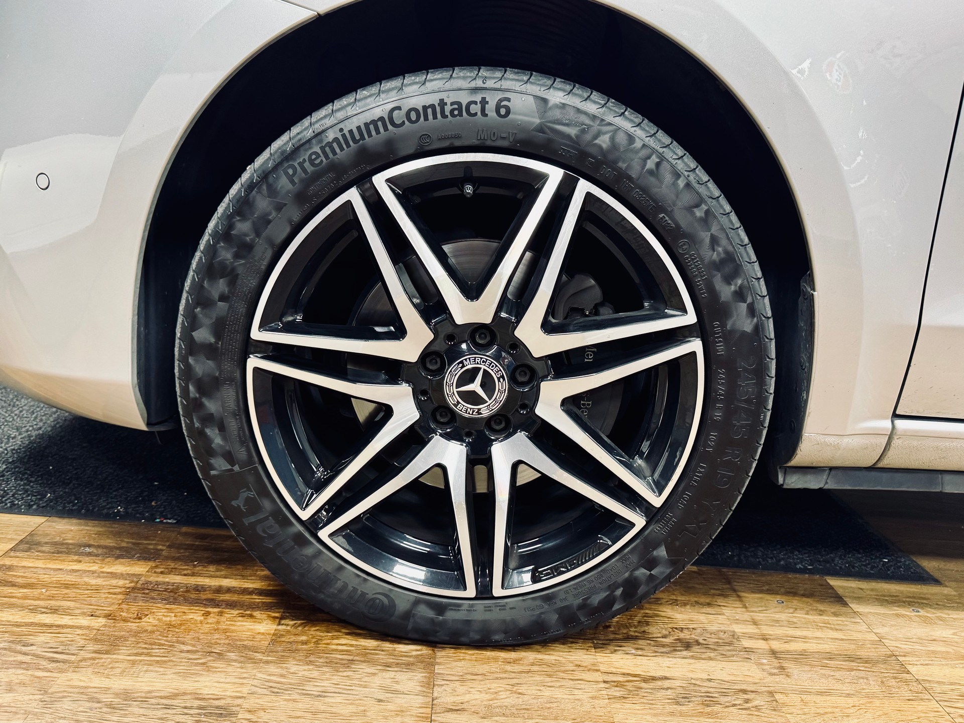 MERCEDES-BENZ V 300 d lang Avantgarde 4Matic 9G-Tronic-image-30
