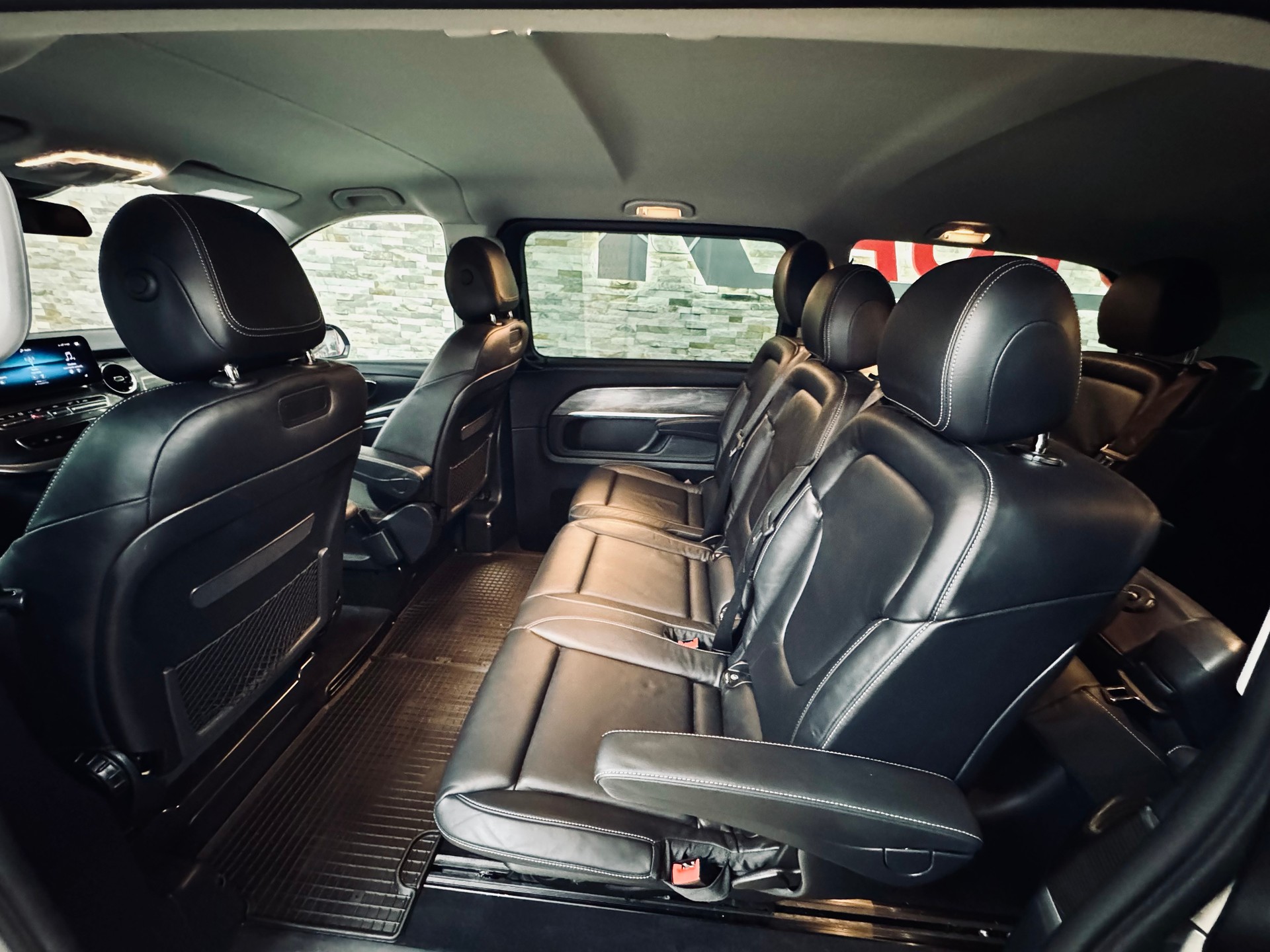 MERCEDES-BENZ V 300 d lang Avantgarde 4Matic 9G-Tronic-image-23