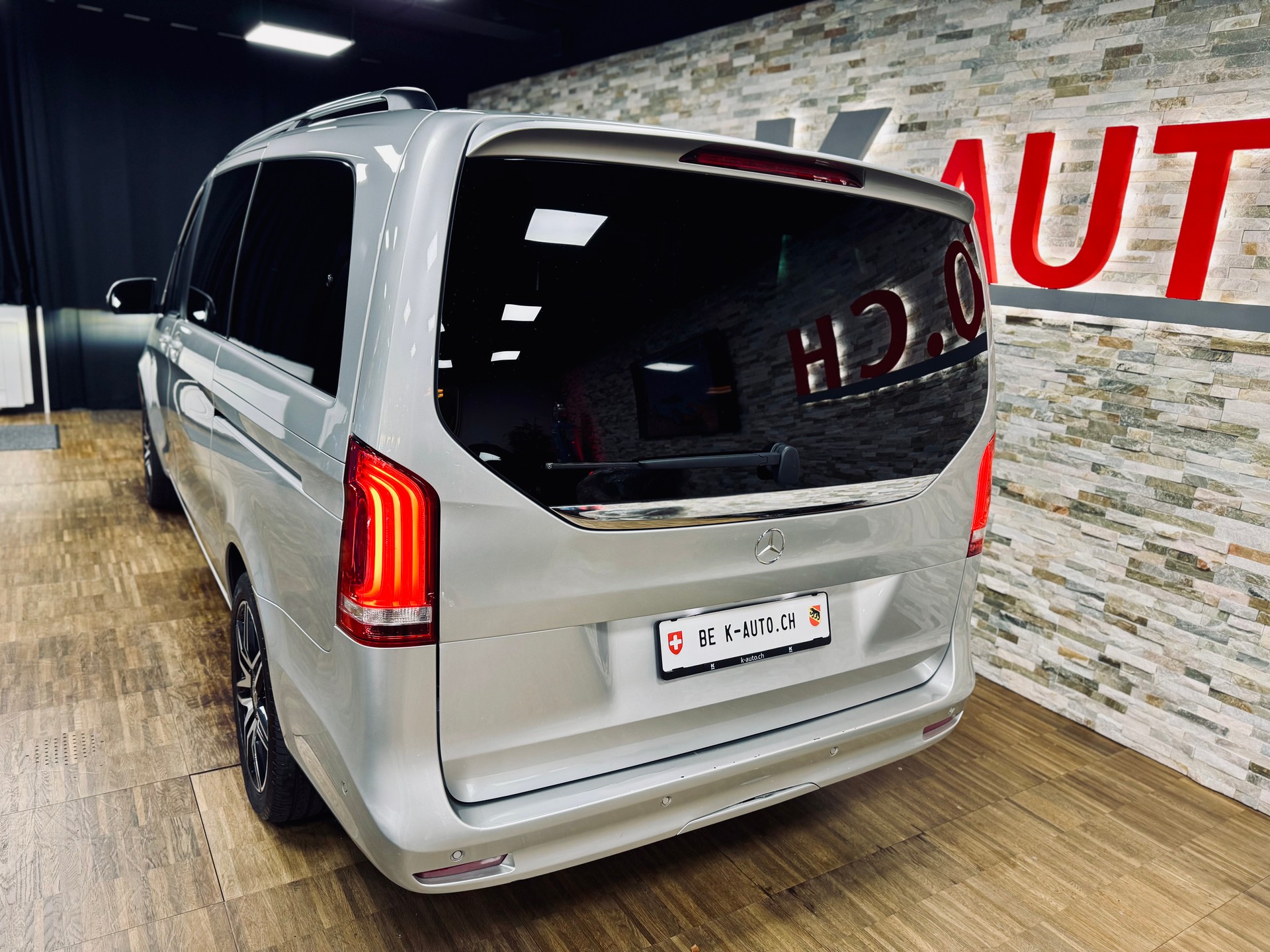 MERCEDES-BENZ V 300 d lang Avantgarde 4Matic 9G-Tronic-showroom-element-1