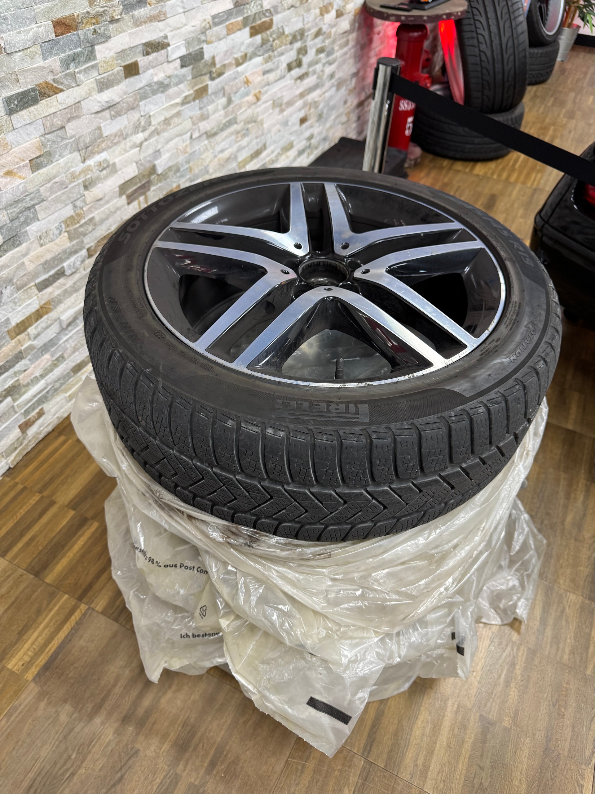 MERCEDES-BENZ V 300 d lang Avantgarde 4Matic 9G-Tronic-image-31