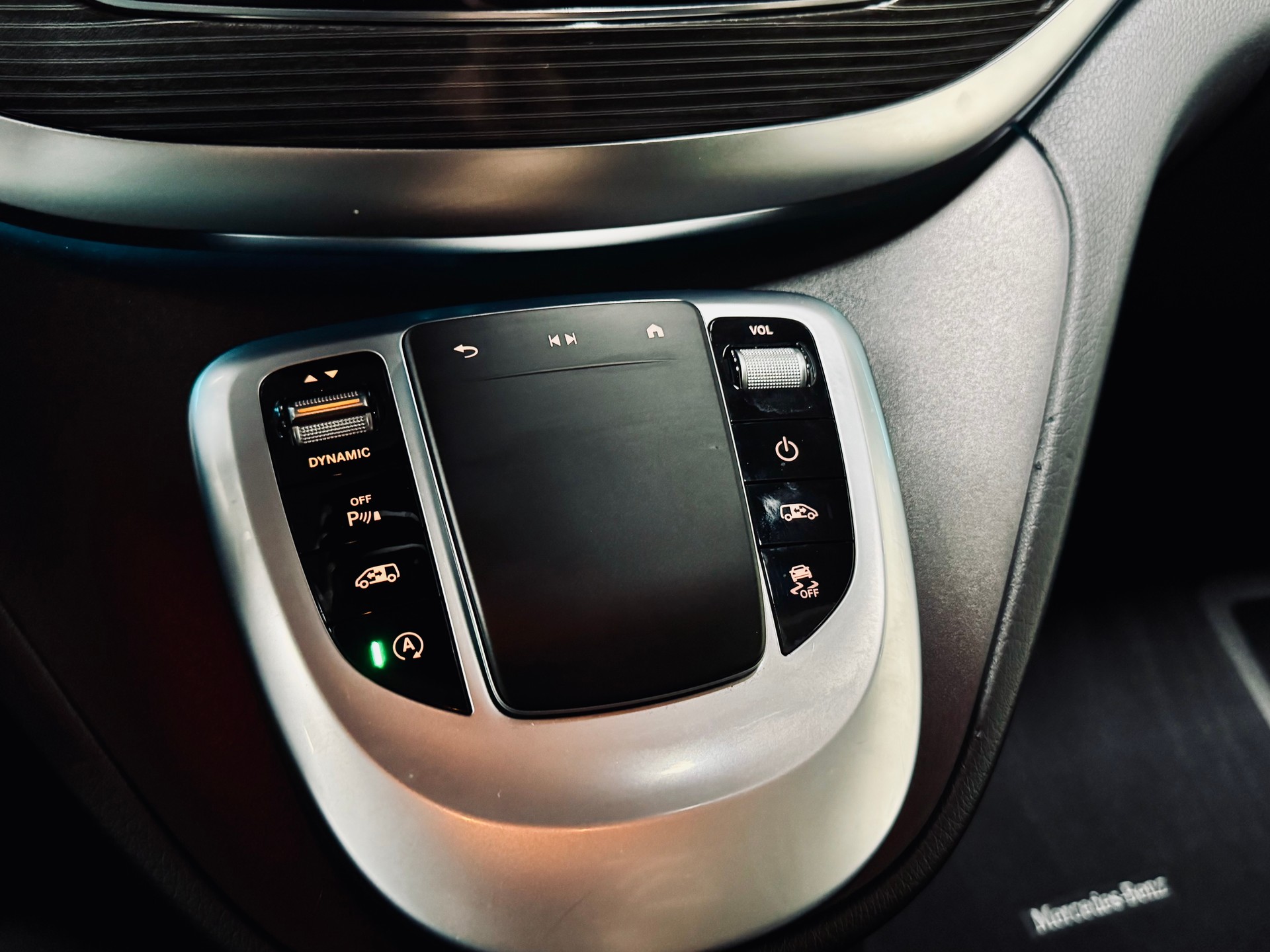 MERCEDES-BENZ V 300 d lang Avantgarde 4Matic 9G-Tronic-image-17