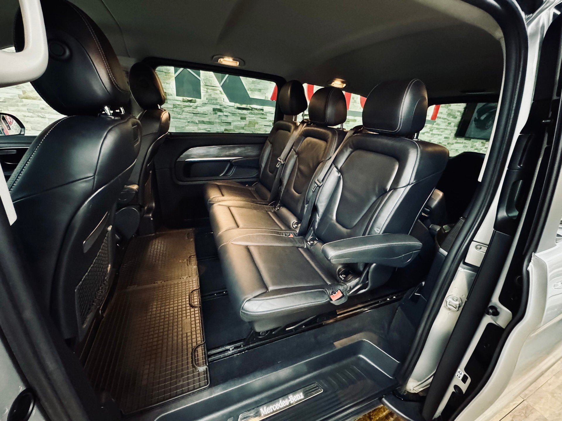 MERCEDES-BENZ V 300 d lang Avantgarde 4Matic 9G-Tronic-image-22