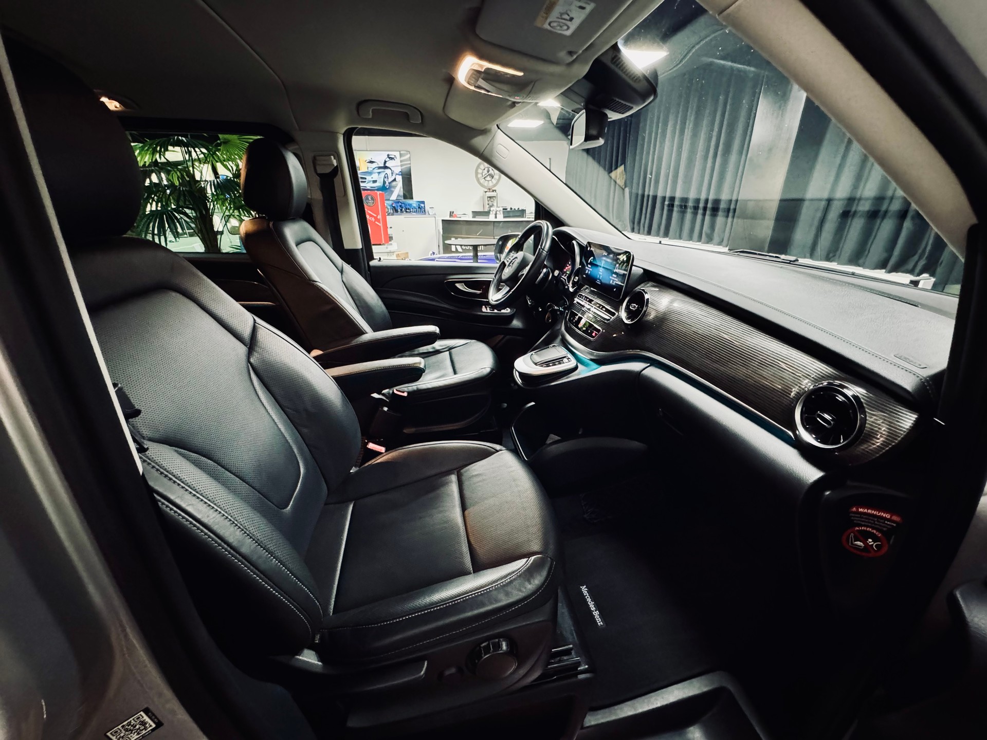 MERCEDES-BENZ V 300 d lang Avantgarde 4Matic 9G-Tronic-image-28
