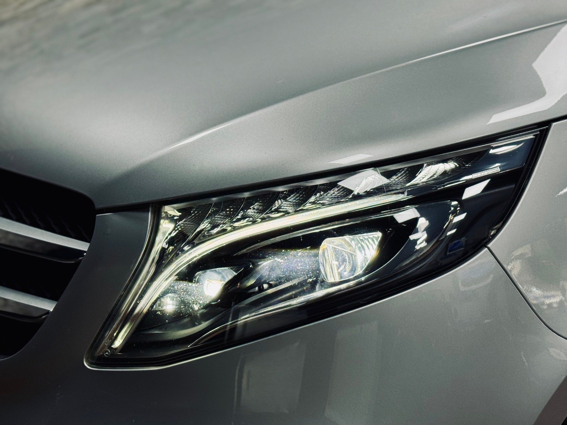 MERCEDES-BENZ V 300 d lang Avantgarde 4Matic 9G-Tronic-image-6