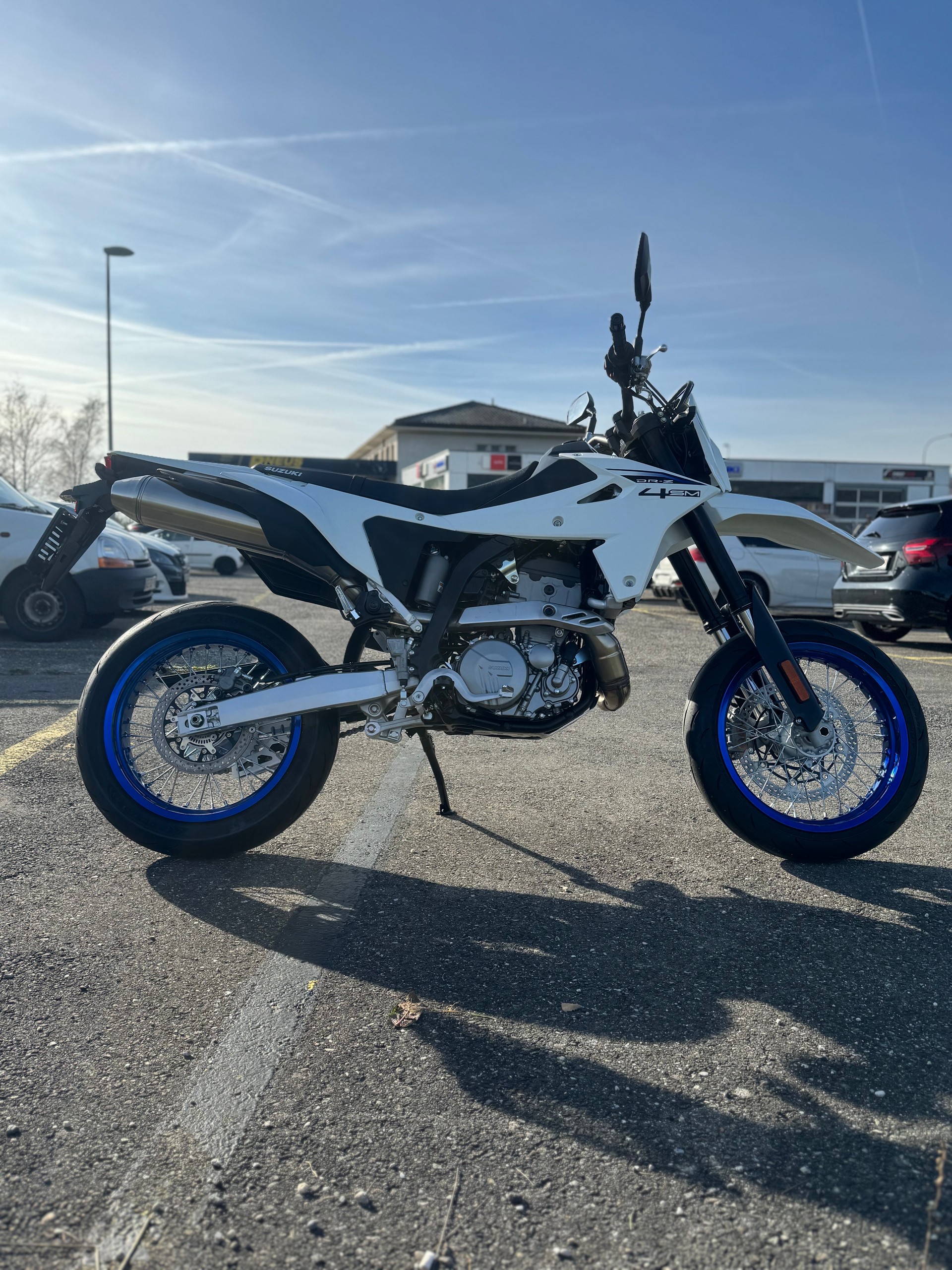 SUZUKI DR-Z 400-image-1