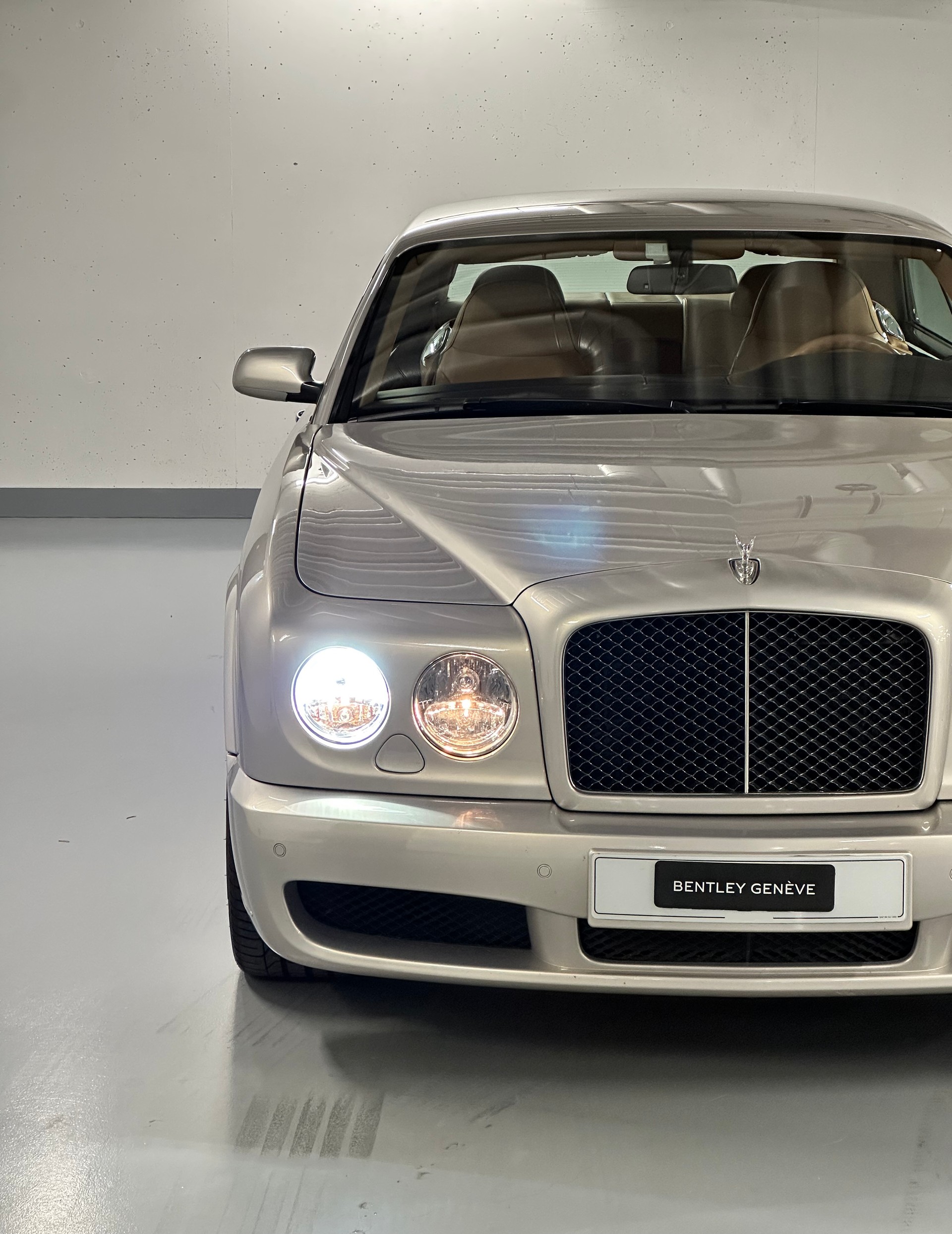 BENTLEY Brooklands-image-17