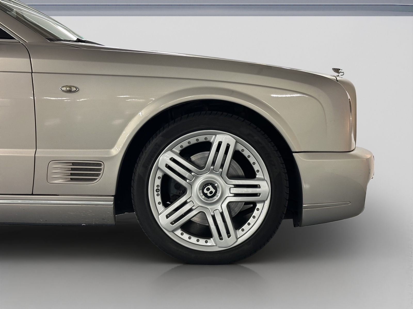 BENTLEY Brooklands-image-7