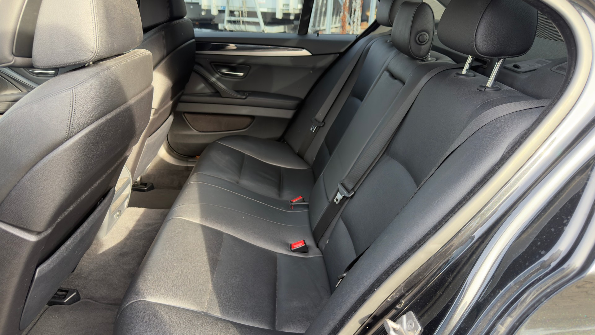 BMW 528i xDrive Steptronic-image-17
