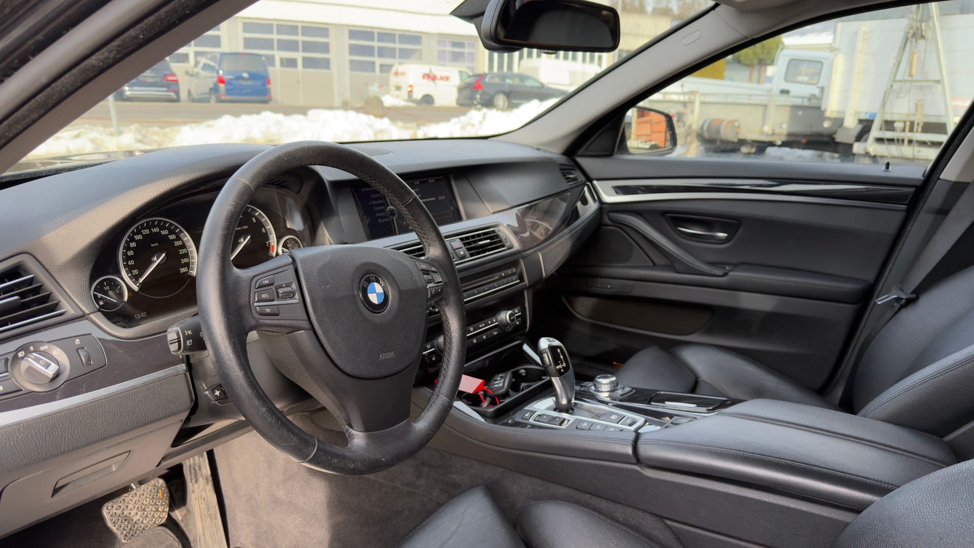 BMW 528i xDrive Steptronic-image-7