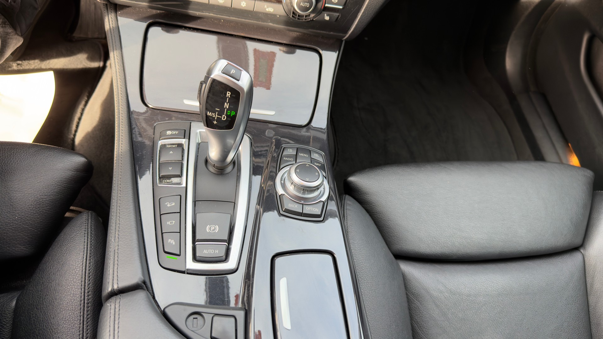 BMW 528i xDrive Steptronic-image-12