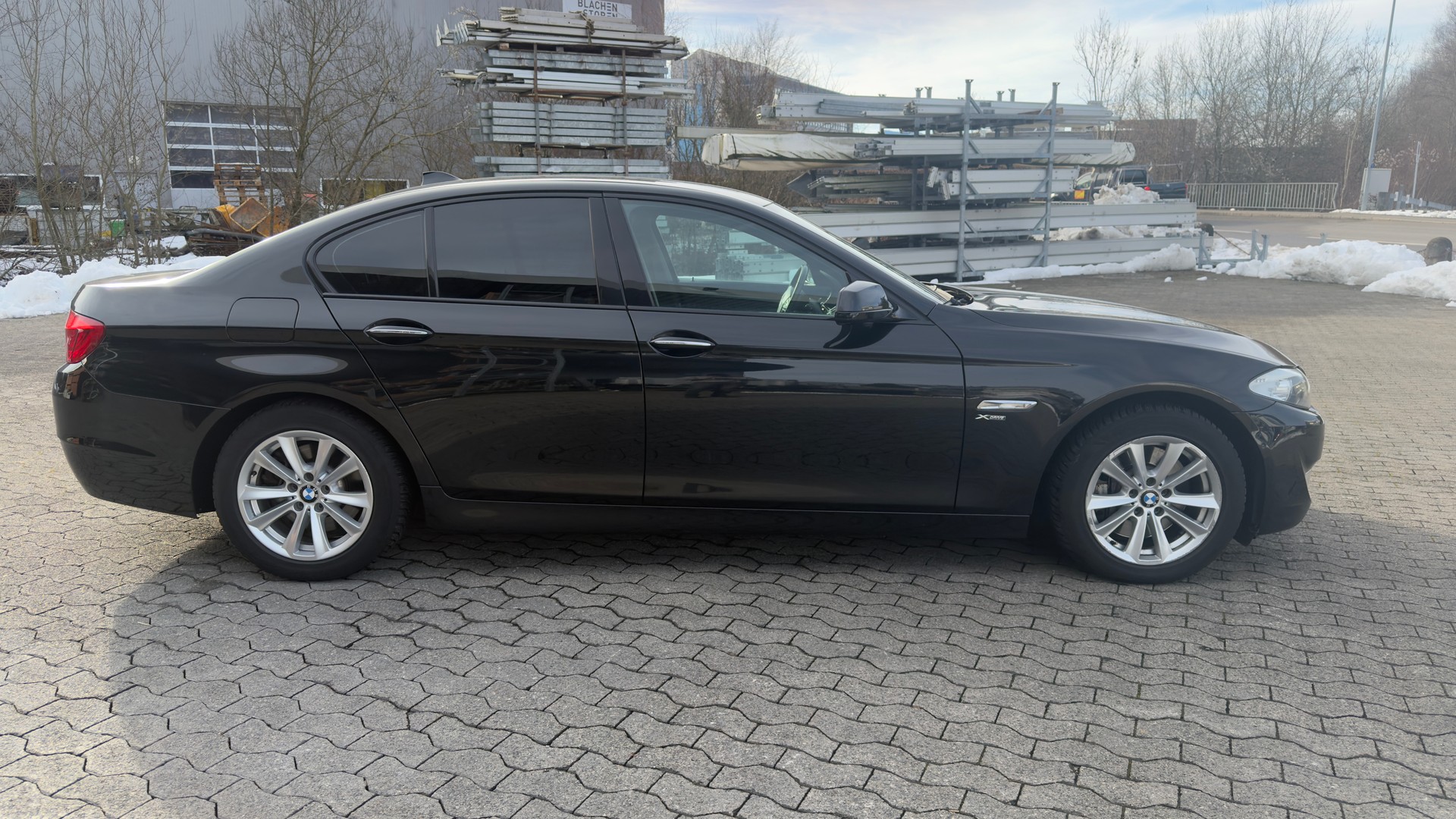 BMW 528i xDrive Steptronic-image-5