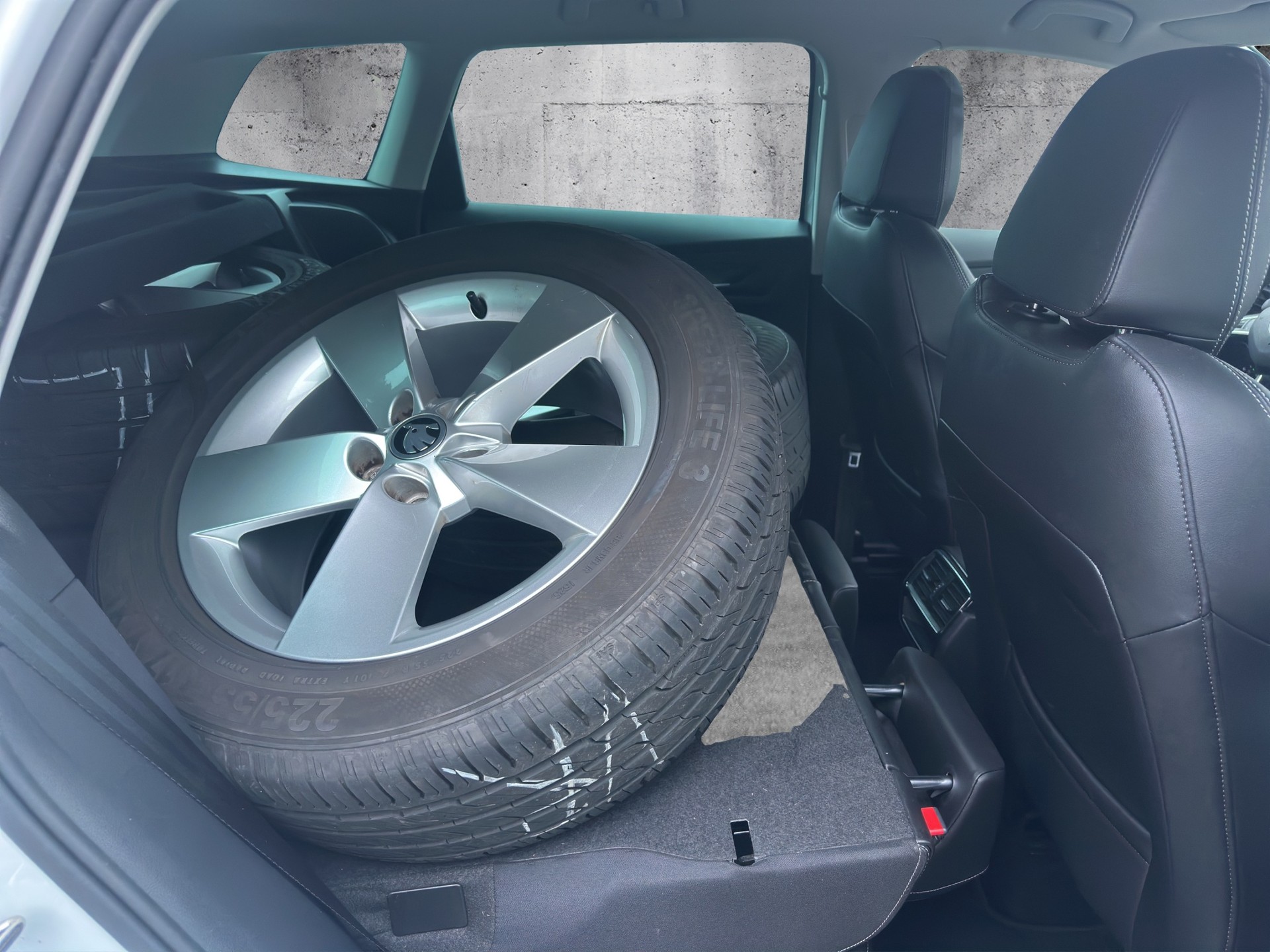 SKODA Karoq 2.0 TDI CR Style 4x4 DSG-image-12