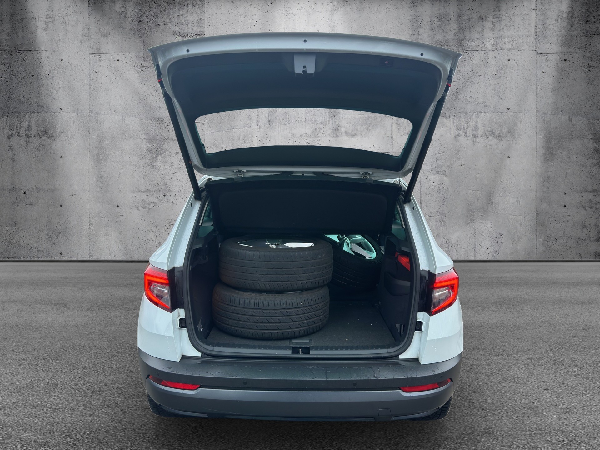 SKODA Karoq 2.0 TDI CR Style 4x4 DSG-image-8