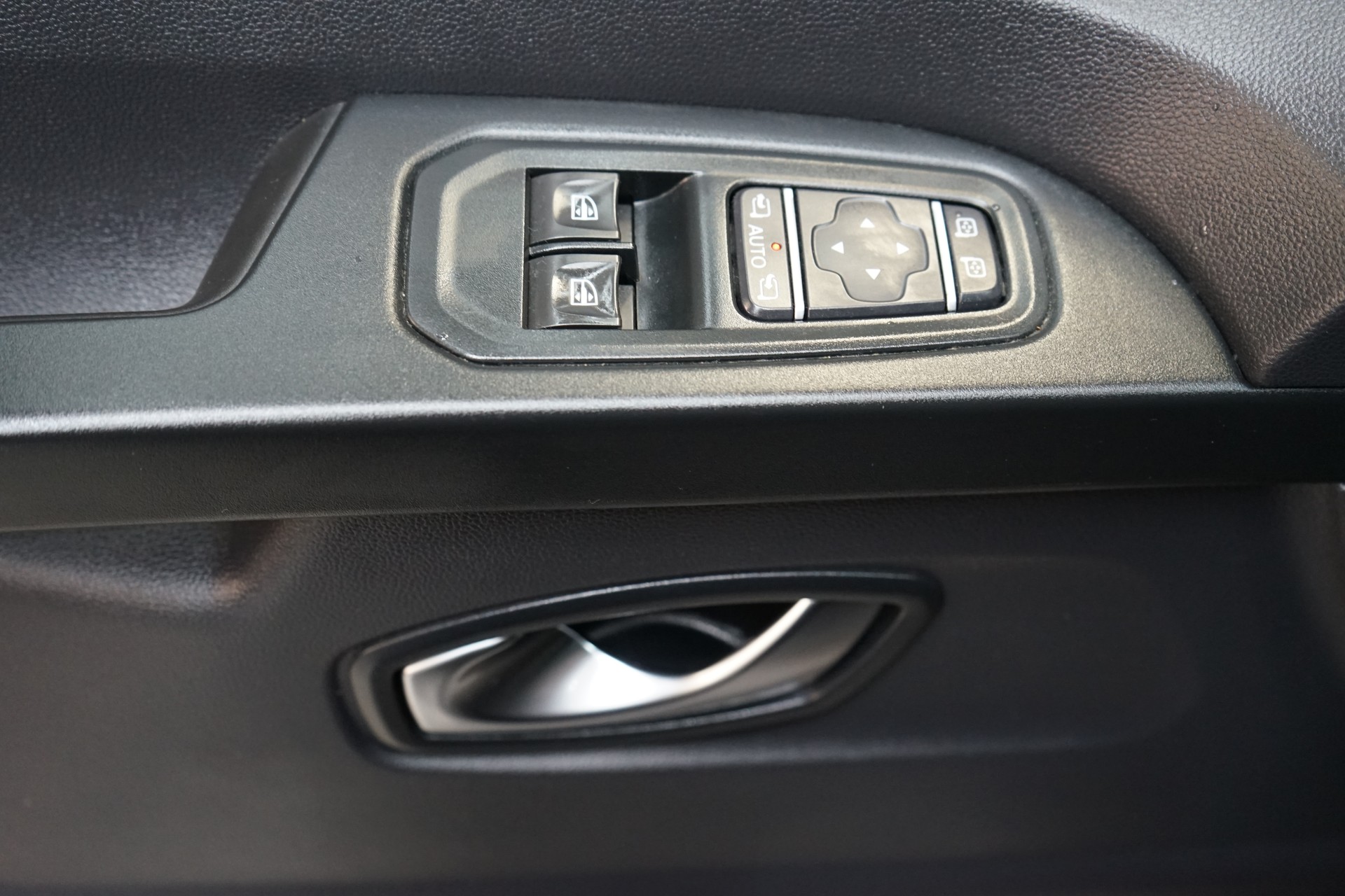 RENAULT Trafic Blue dCi 170 Grand Spaceclass Pack Signature EDC-image-21
