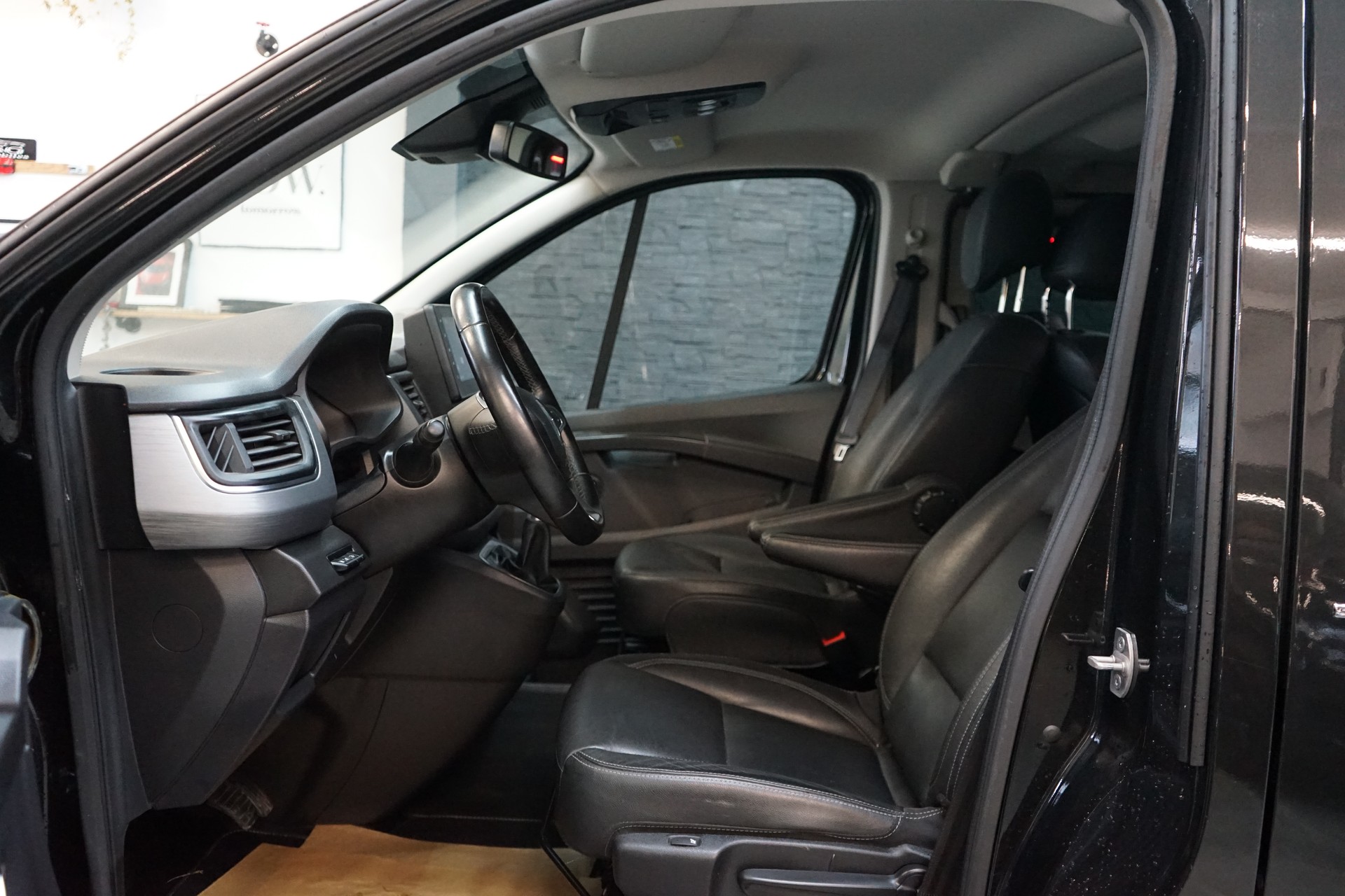 RENAULT Trafic Blue dCi 170 Grand Spaceclass Pack Signature EDC-showroom-element-3