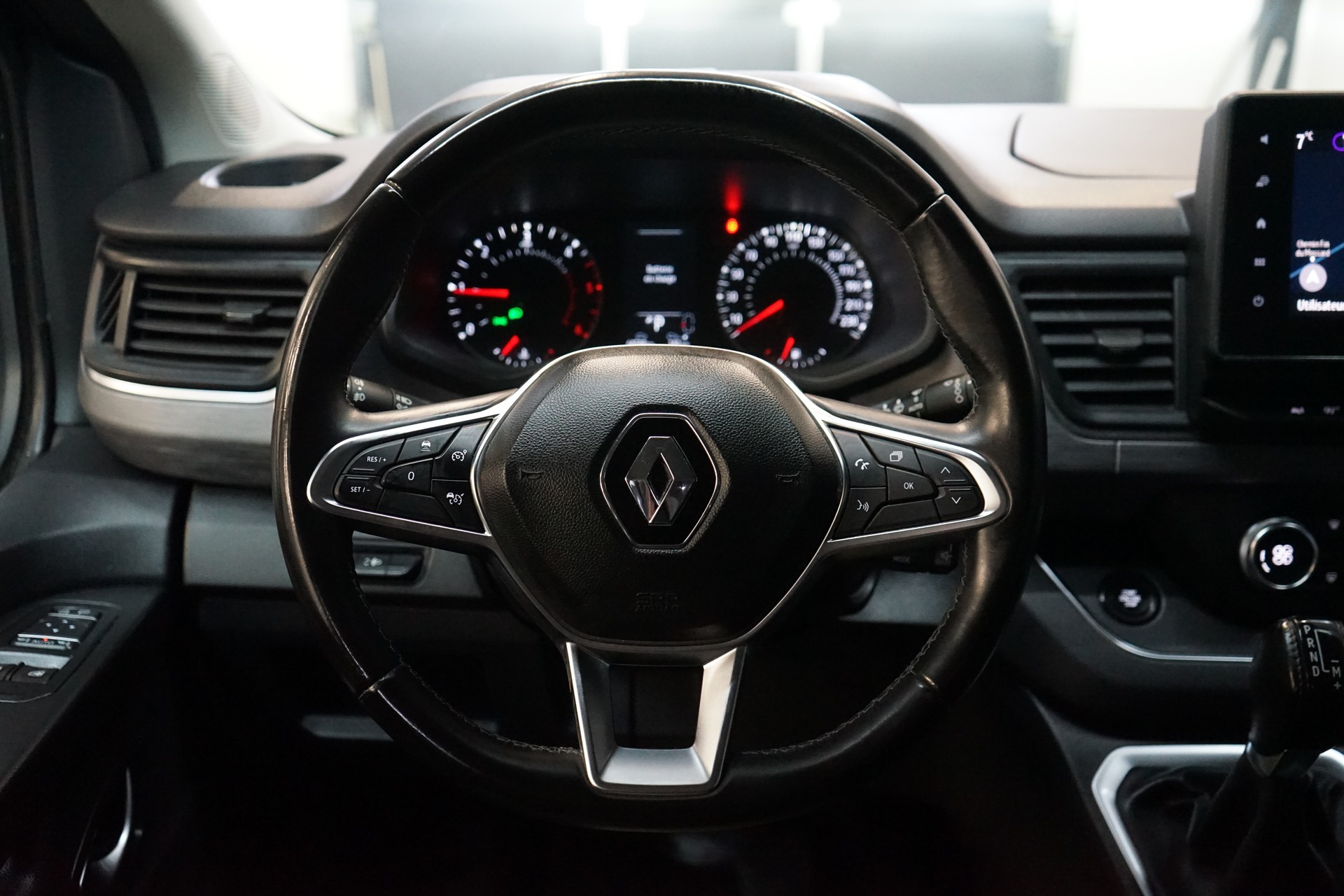 RENAULT Trafic Blue dCi 170 Grand Spaceclass Pack Signature EDC-image-6