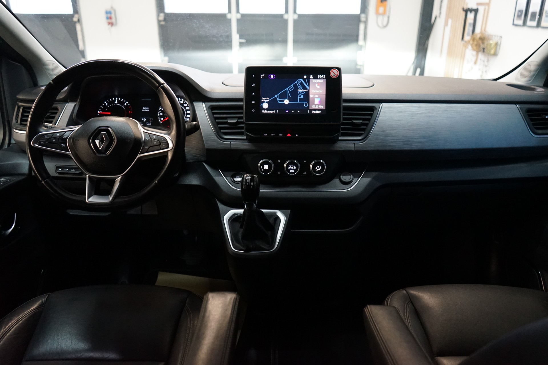RENAULT Trafic Blue dCi 170 Grand Spaceclass Pack Signature EDC-image-5