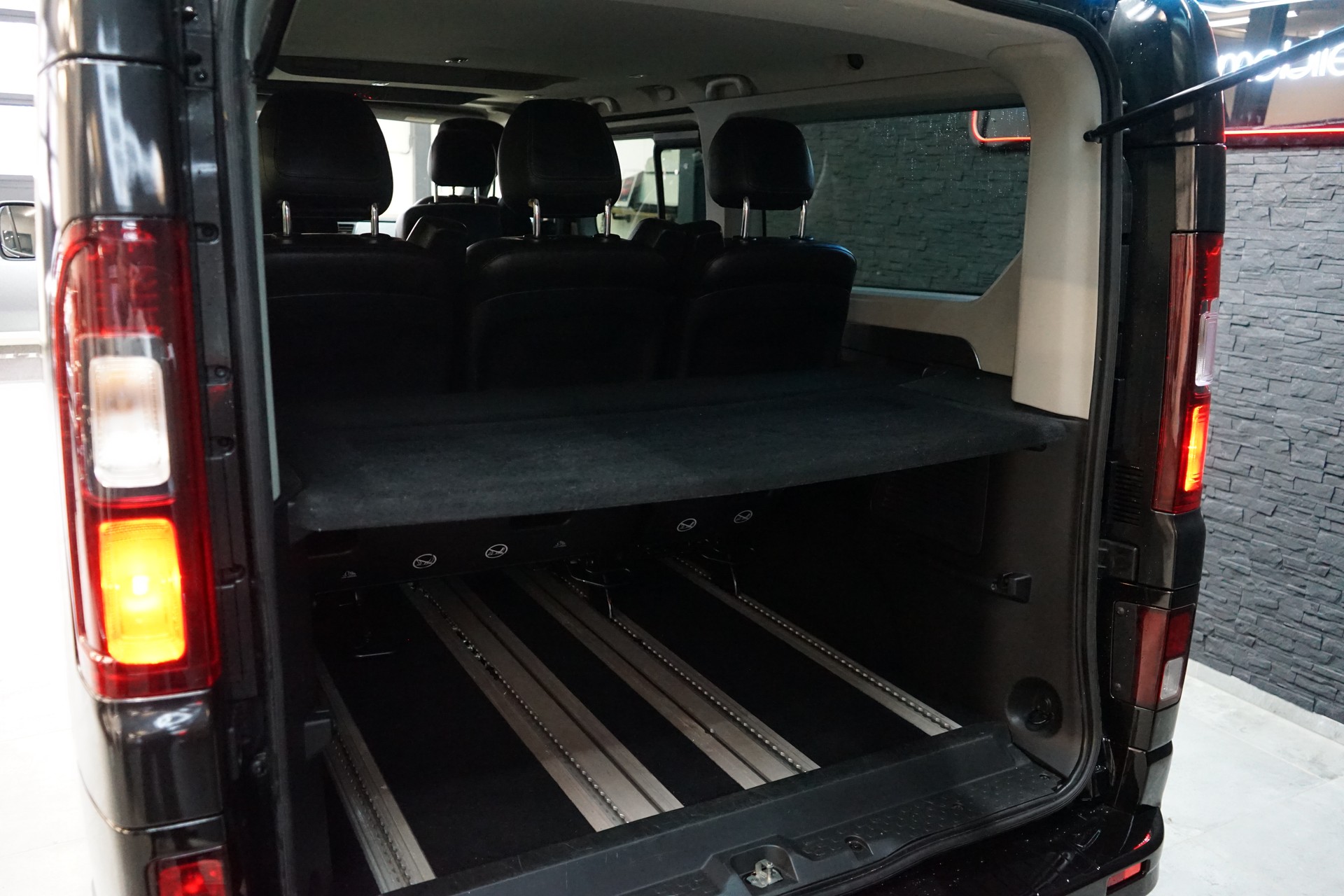 RENAULT Trafic Blue dCi 170 Grand Spaceclass Pack Signature EDC-image-27
