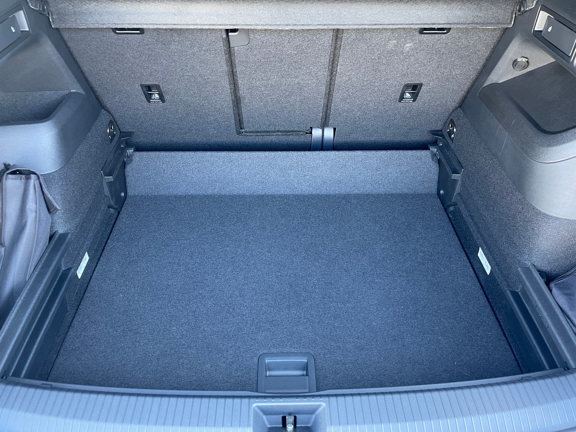 VW Tiguan 2.0 TDI SCR R-Line 4Motion DSG-image-5
