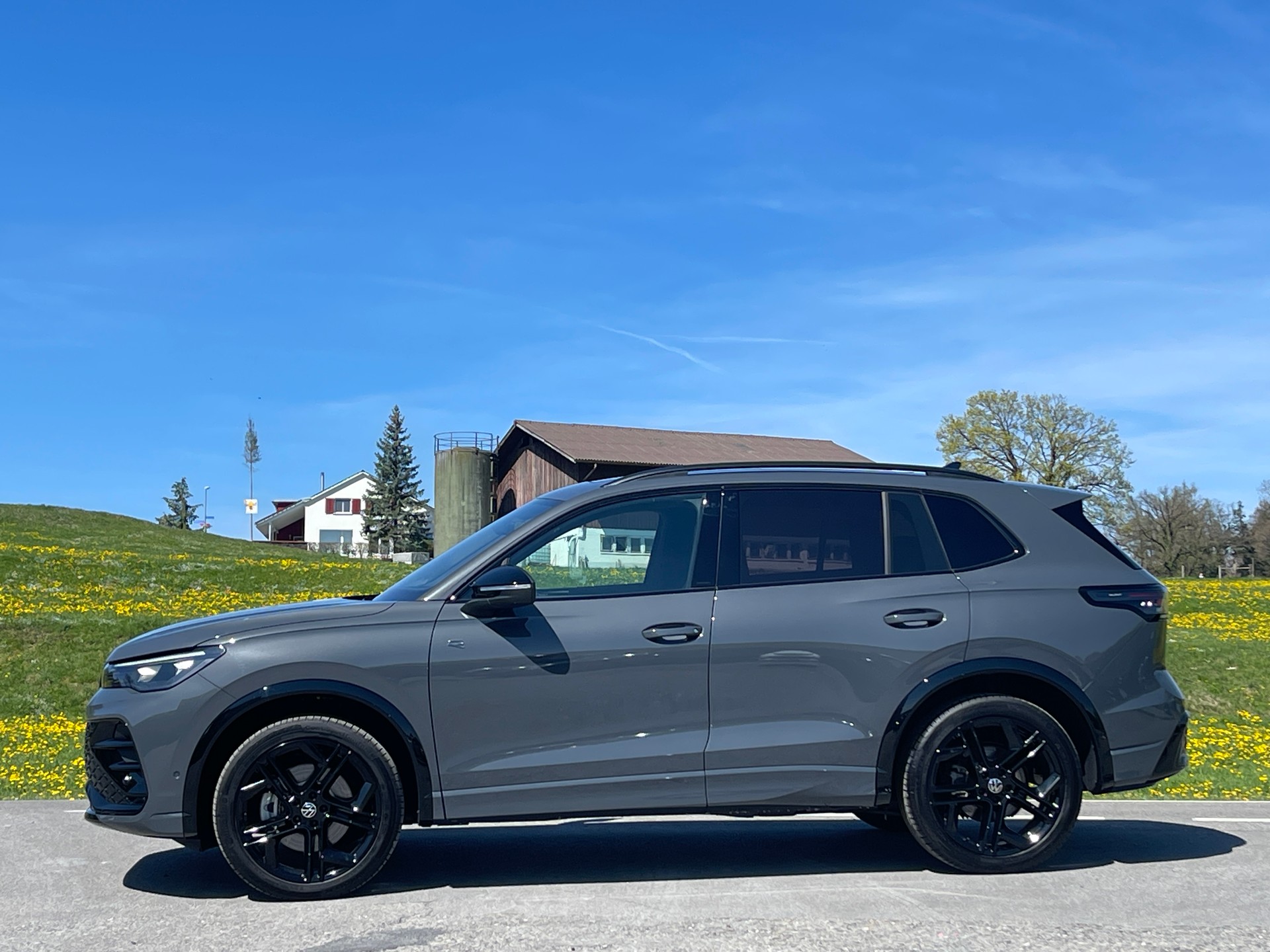 VW Tiguan 2.0 TDI SCR R-Line 4Motion DSG-showroom-element-1