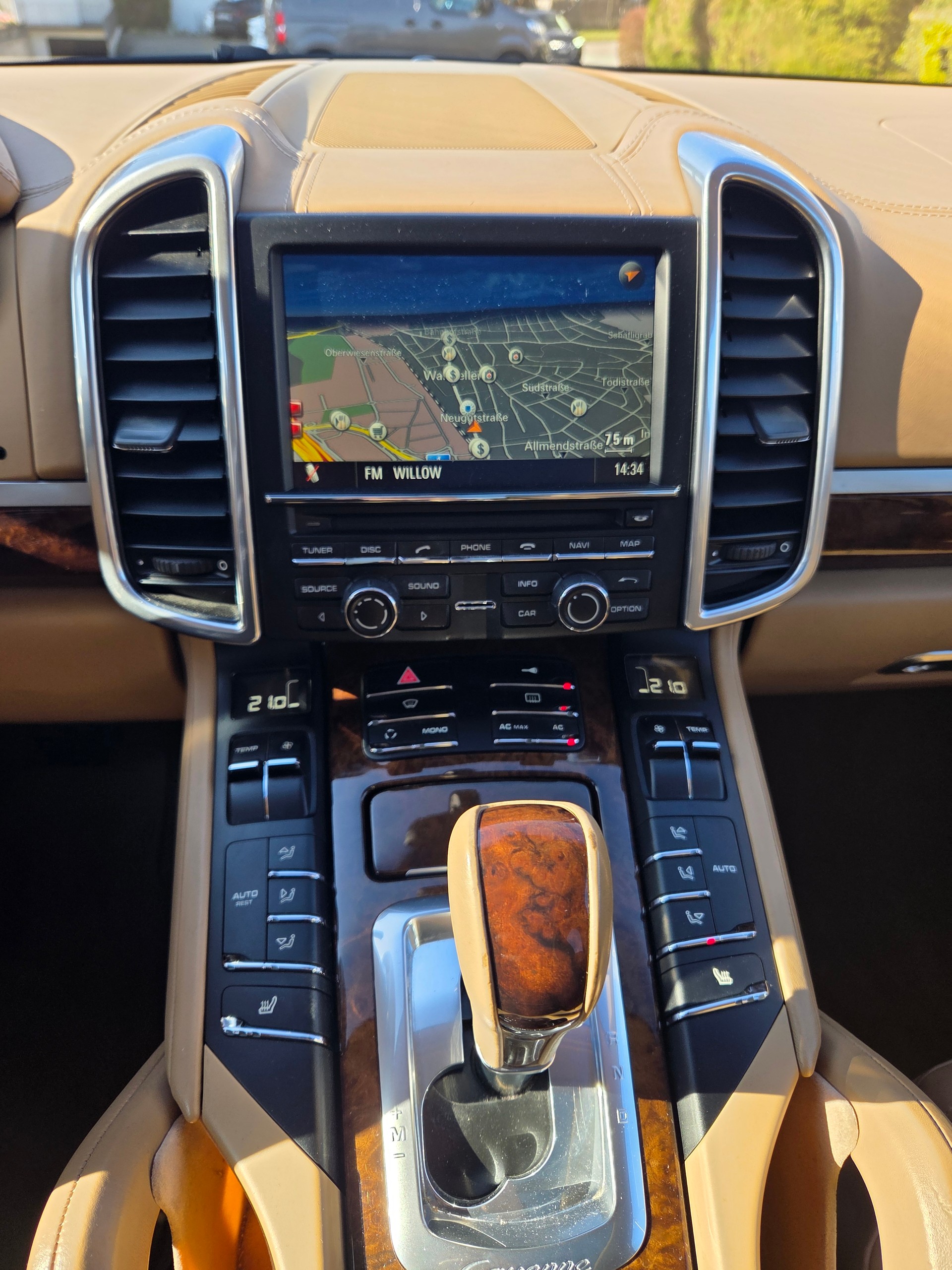 PORSCHE Cayenne Diesel-image-16