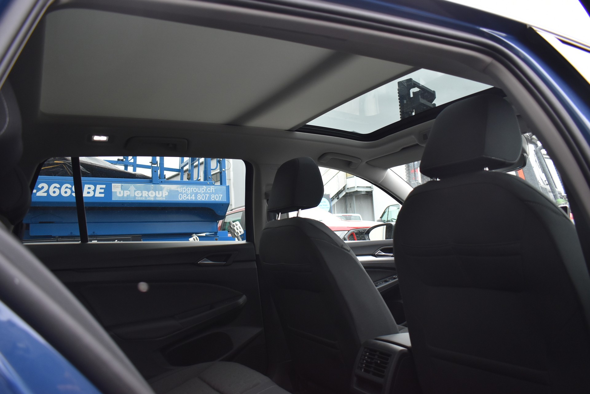 VW Golf Variant 2.0 TDI Life-image-7