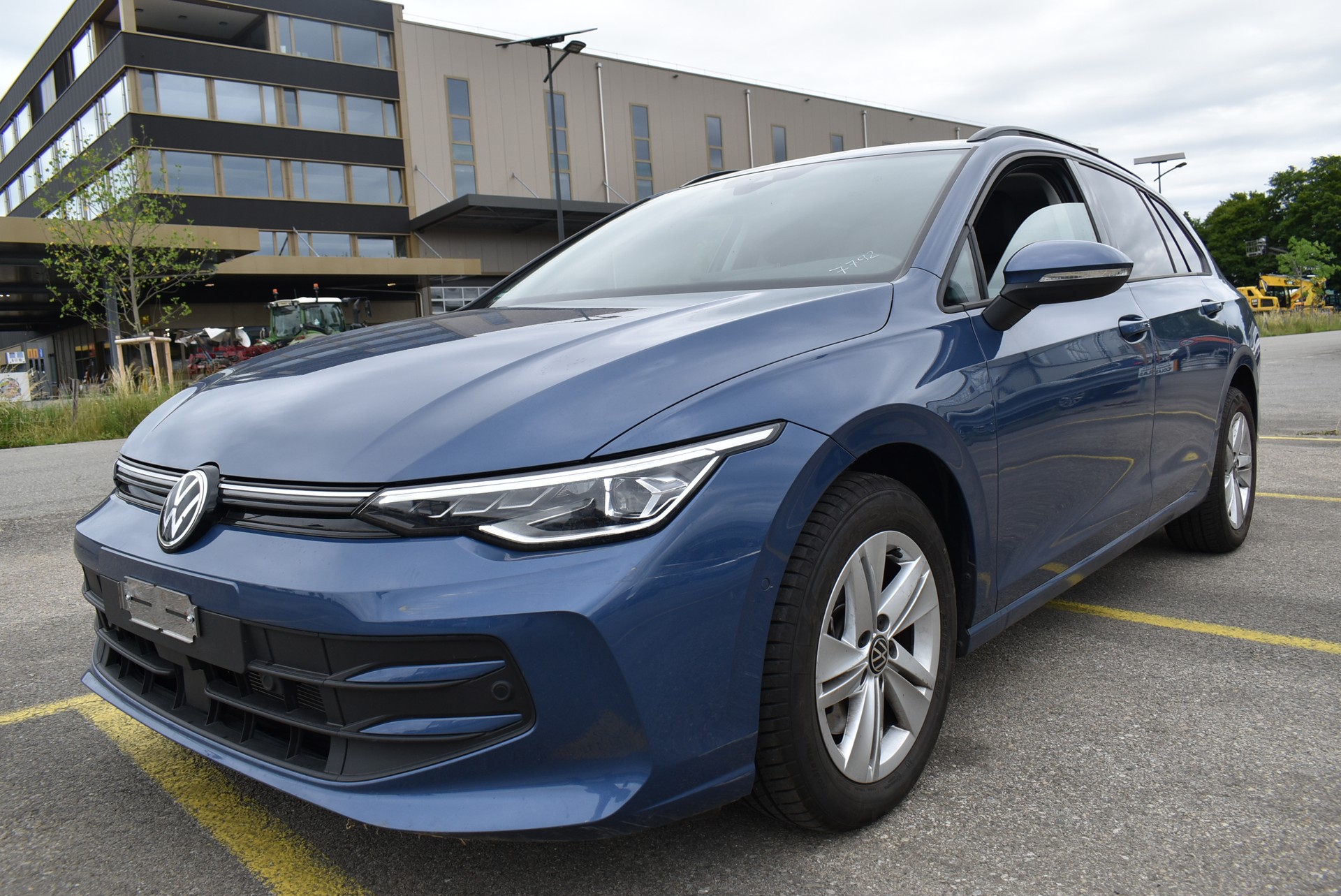 VW Golf Variant 2.0 TDI Life-image-10