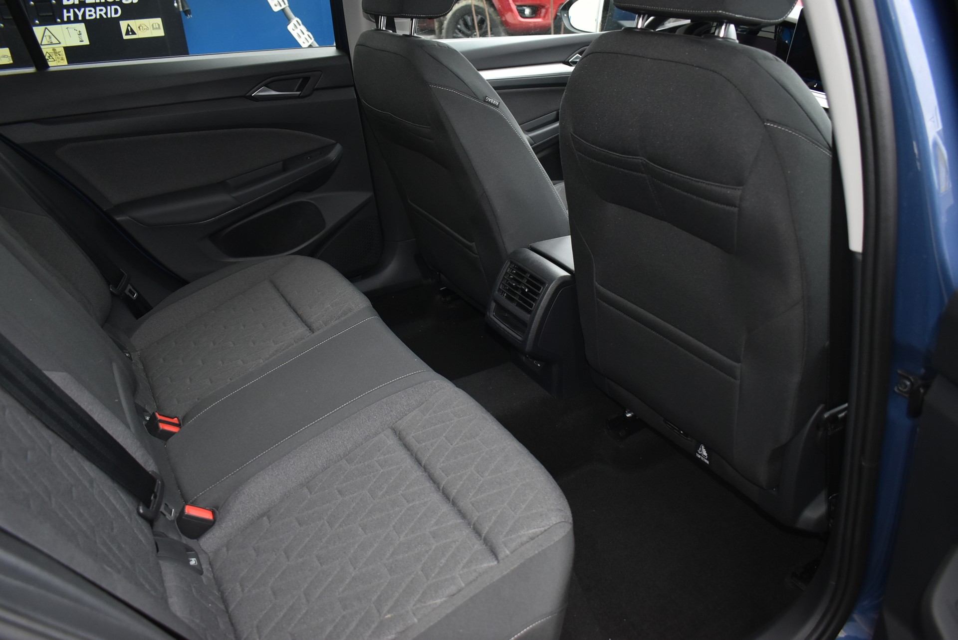VW Golf Variant 2.0 TDI Life-image-5