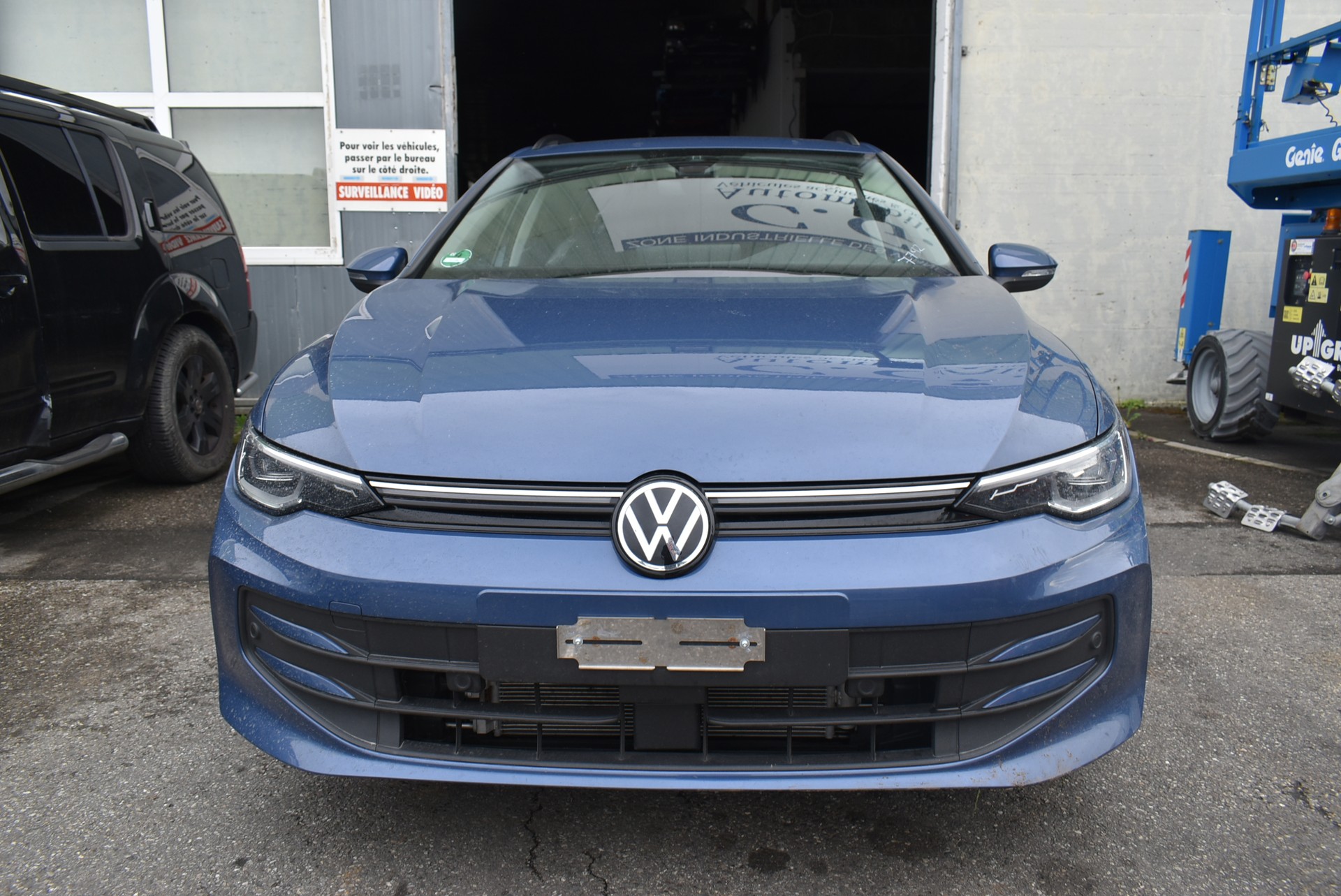 VW Golf Variant 2.0 TDI Life-image-2