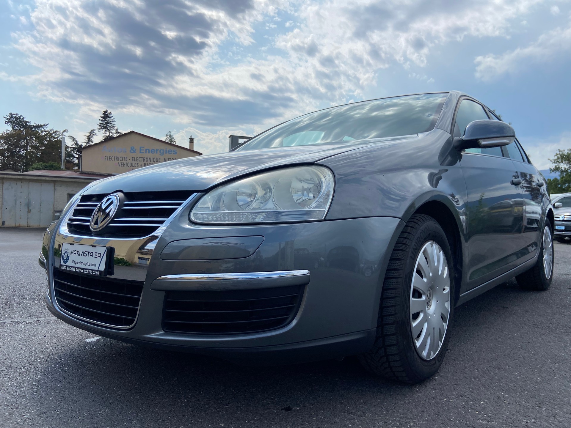 VW Jetta 1.9 TDI Trendline DSG ***PRIX FIXE***-showroom-element-2