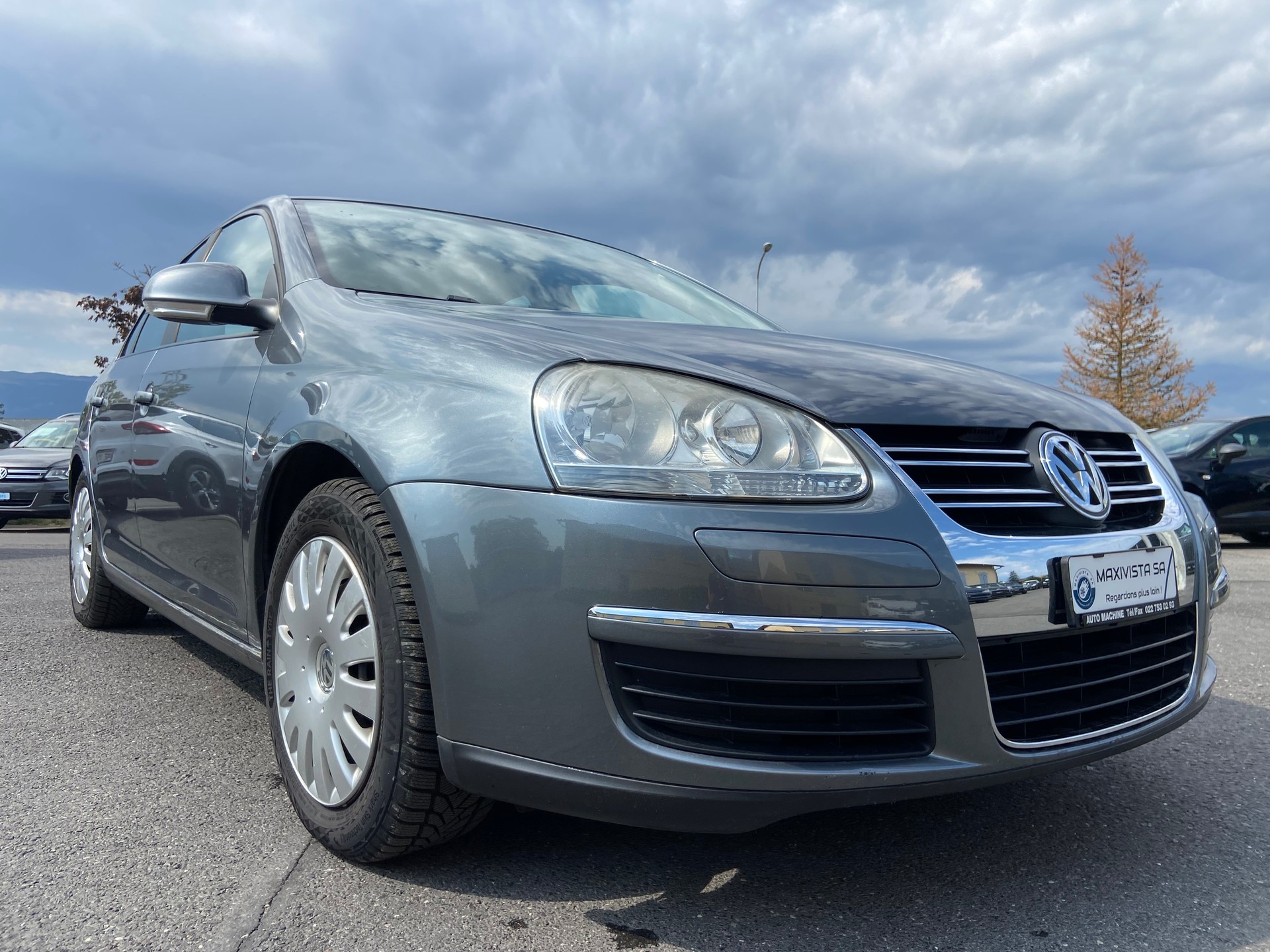 VW Jetta 1.9 TDI Trendline DSG ***PRIX FIXE***-showroom-element-1