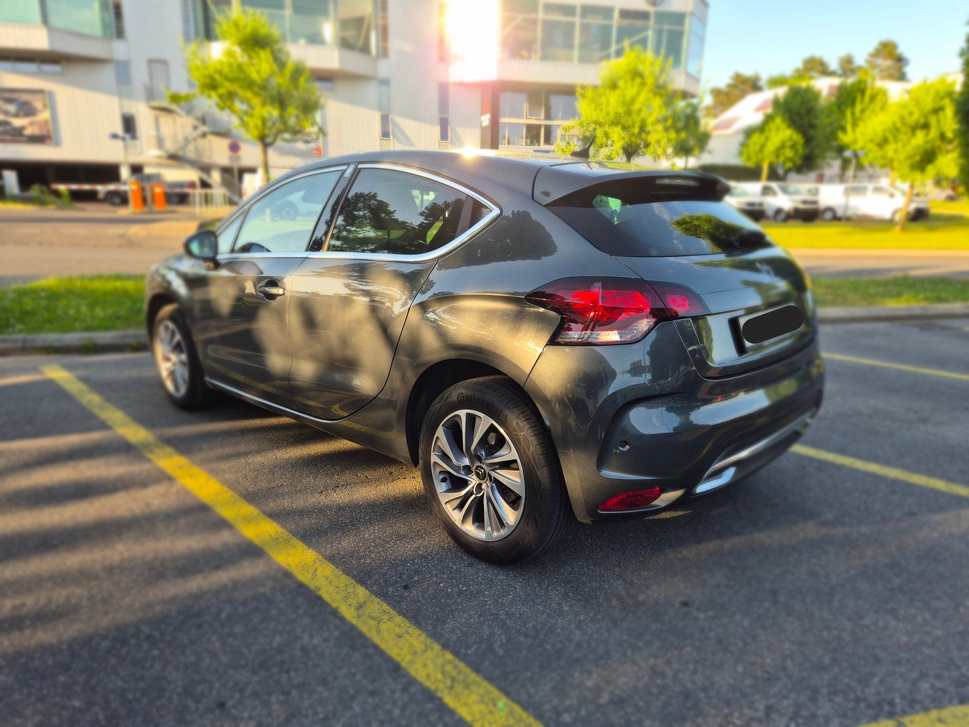 DS AUTOMOBILES DS4 1.6 e-HDi So Chic EGS-image-2
