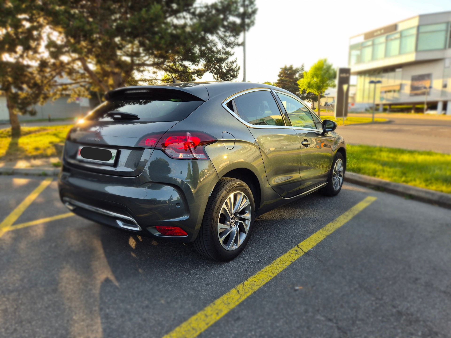 DS AUTOMOBILES DS4 1.6 e-HDi So Chic EGS-image-1