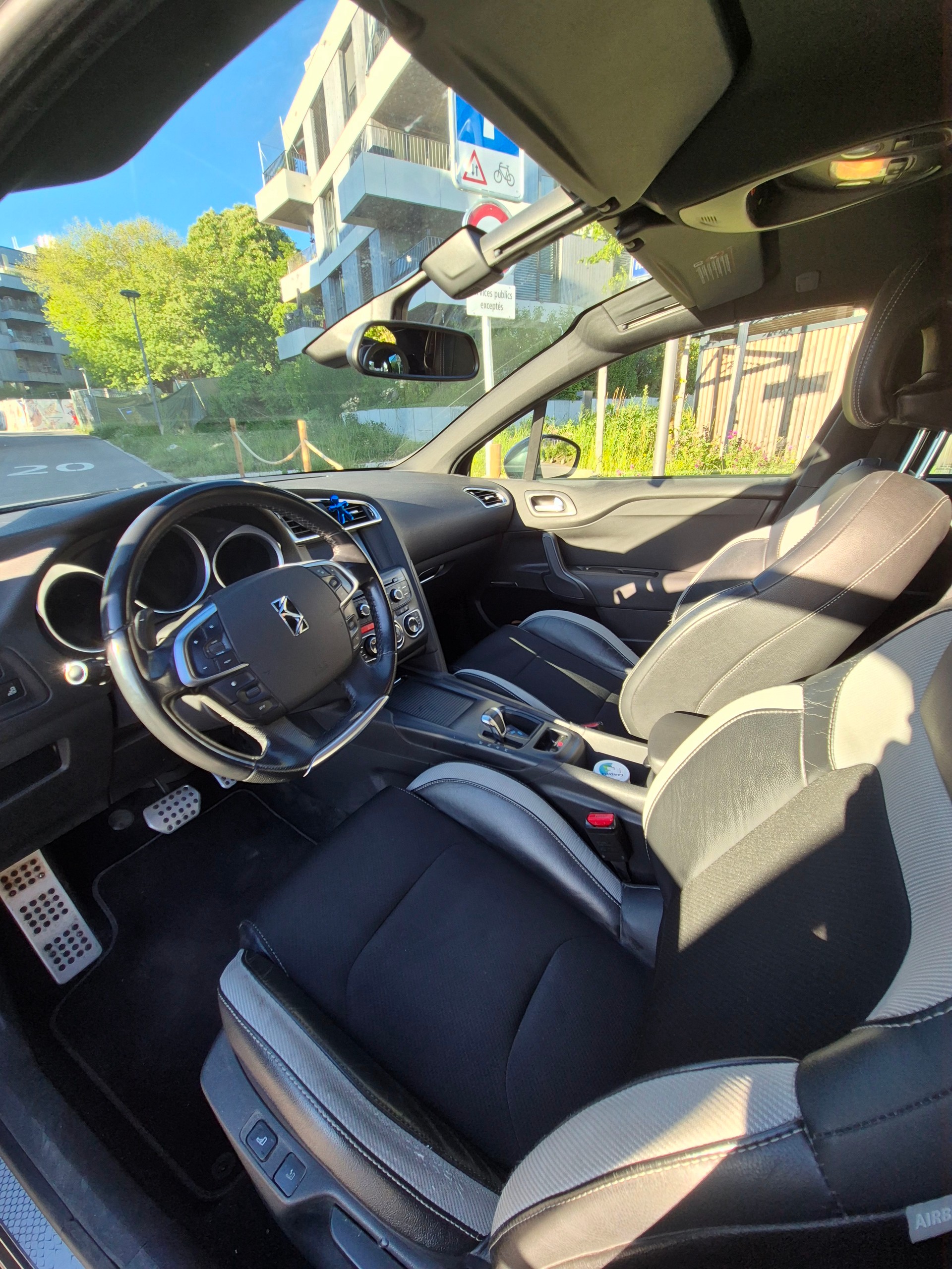 DS AUTOMOBILES DS4 1.6 e-HDi So Chic EGS-image-11