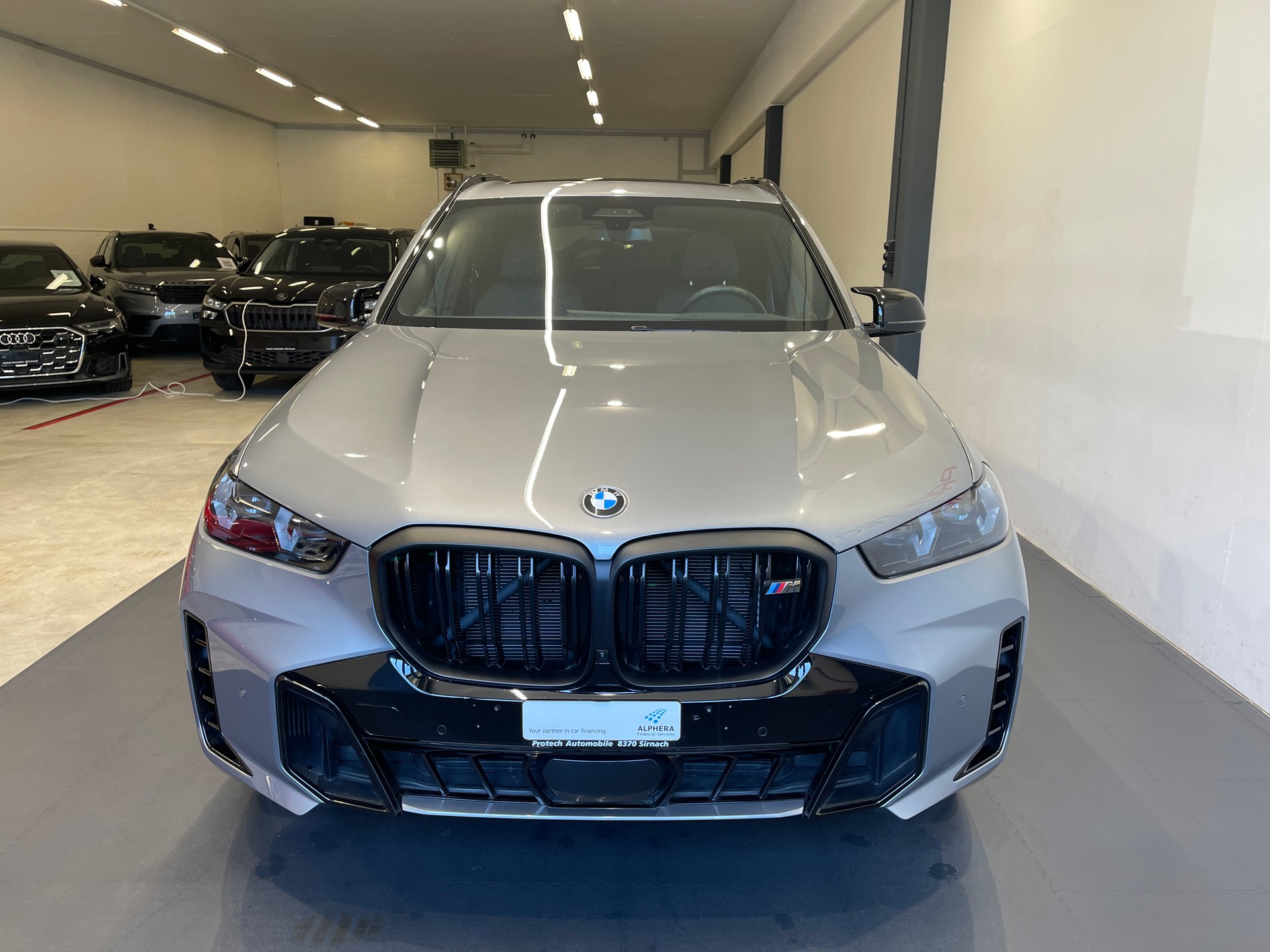 BMW X5 xDrive 48V M60i M Sport Pro Steptronic-showroom-element-2