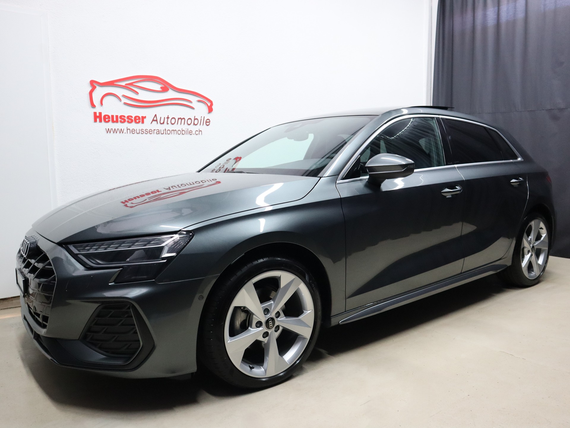 AUDI A3 Sportback 35 TFSI S Line S-tronic - Panorama - Matrix LED - Sportsitze - SONOS - Kamera - 150 PS-image-1