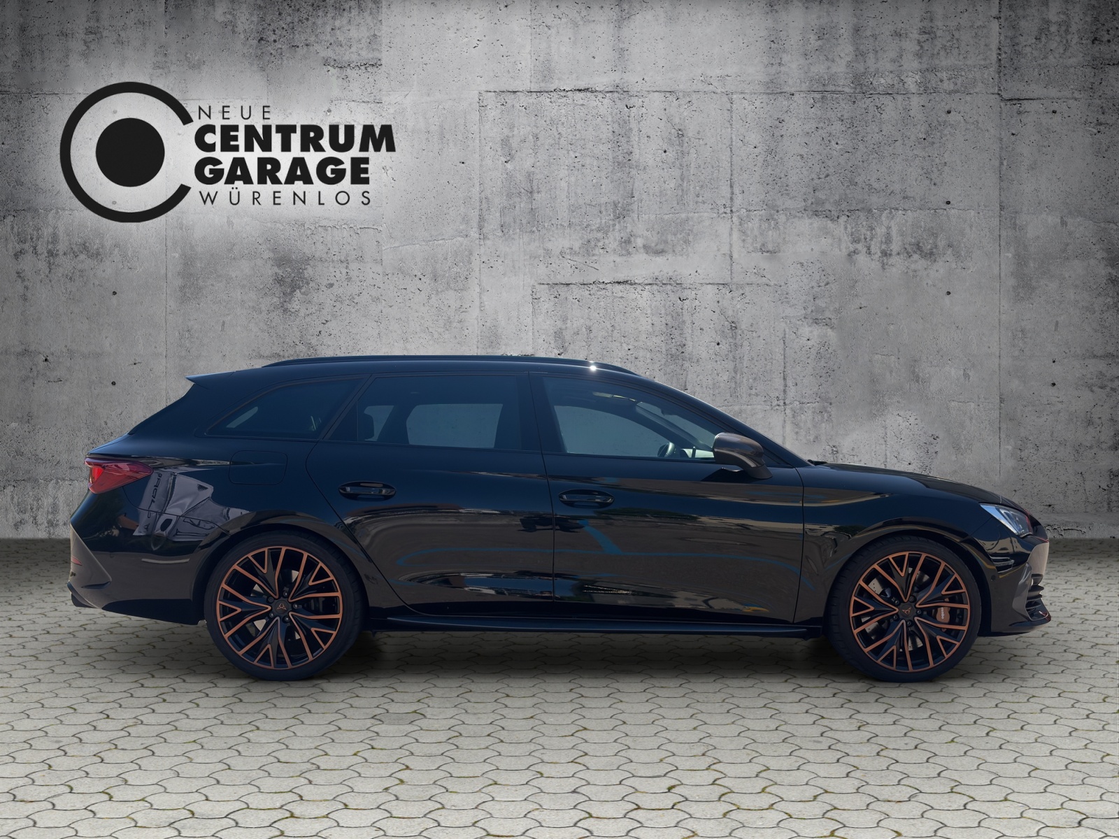 CUPRA LEON ST 2.0 TSI VZ CUP DSG 4Drive-image-2