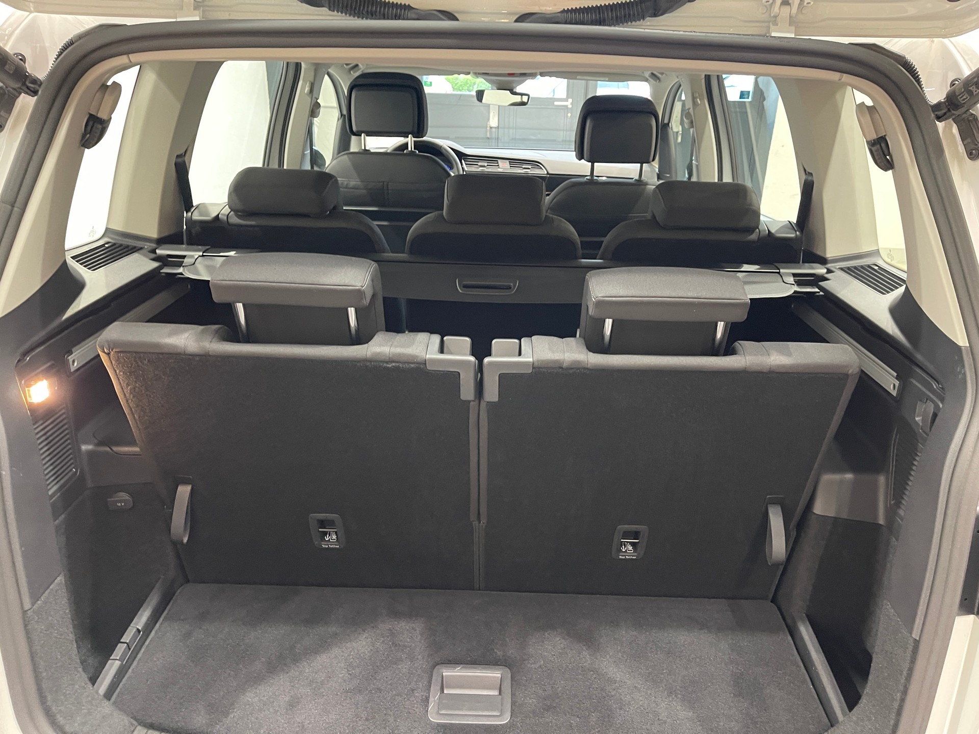 VW Touran 2.0 TDI BlueMotion Technology Highline DSG * R-LINE*7 PLATZ*-image-14