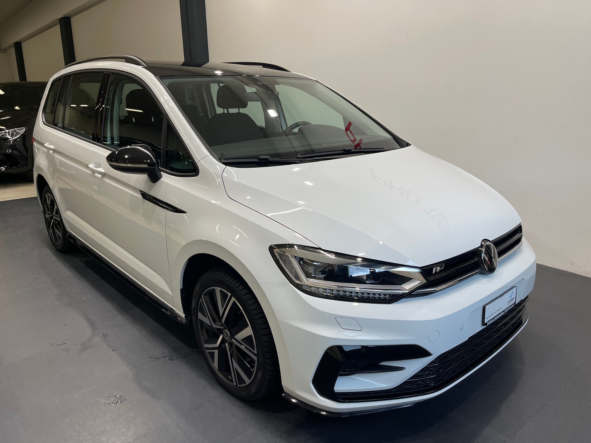 VW Touran 2.0 TDI BlueMotion Technology Highline DSG * R-LINE*7 PLATZ*-showroom-element-3