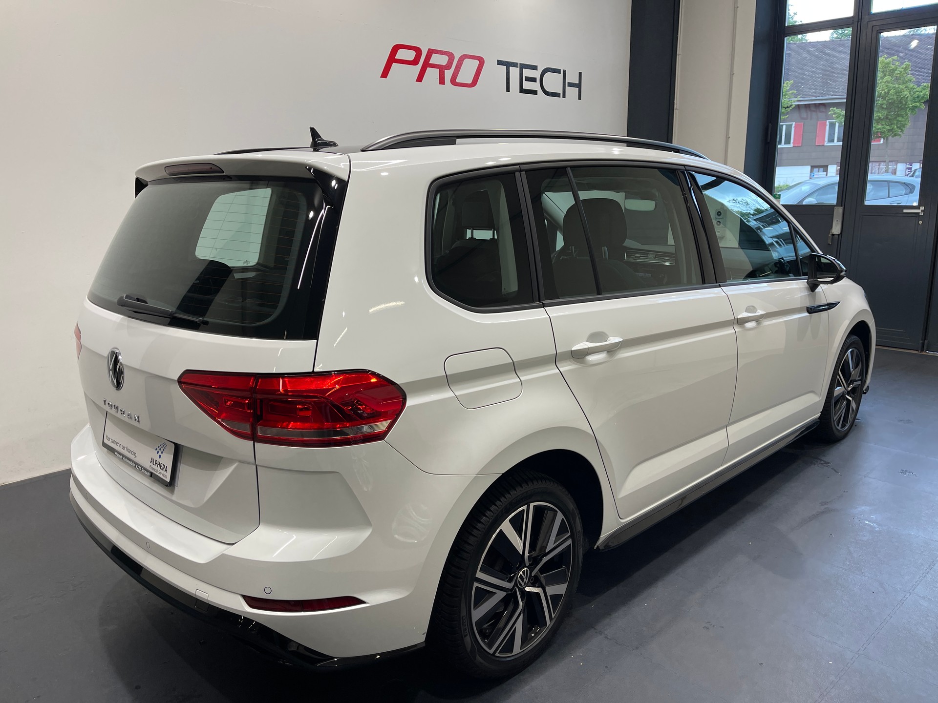 VW Touran 2.0 TDI BlueMotion Technology Highline DSG * R-LINE*7 PLATZ*-image-5