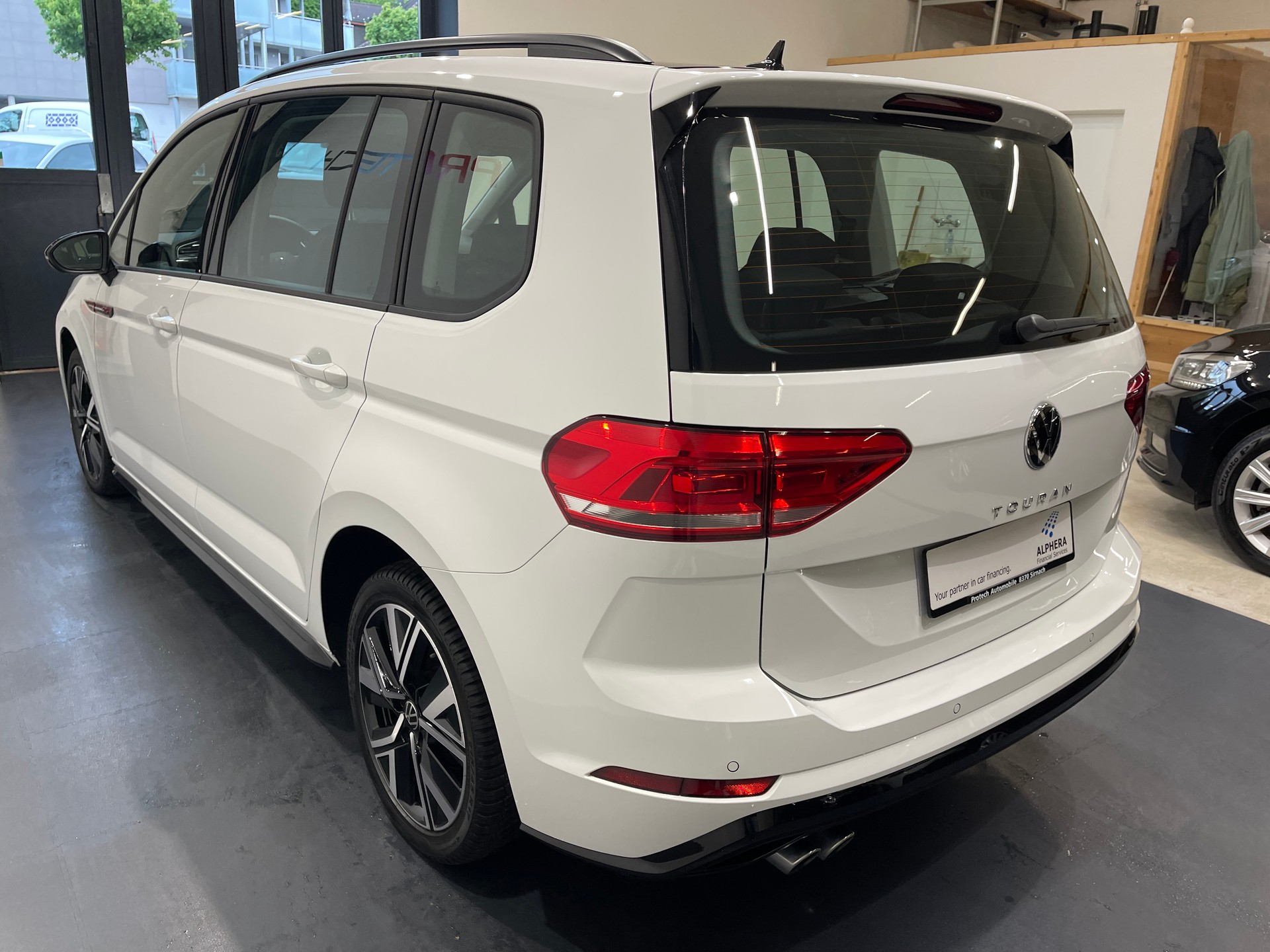 VW Touran 2.0 TDI BlueMotion Technology Highline DSG * R-LINE*7 PLATZ*-image-7