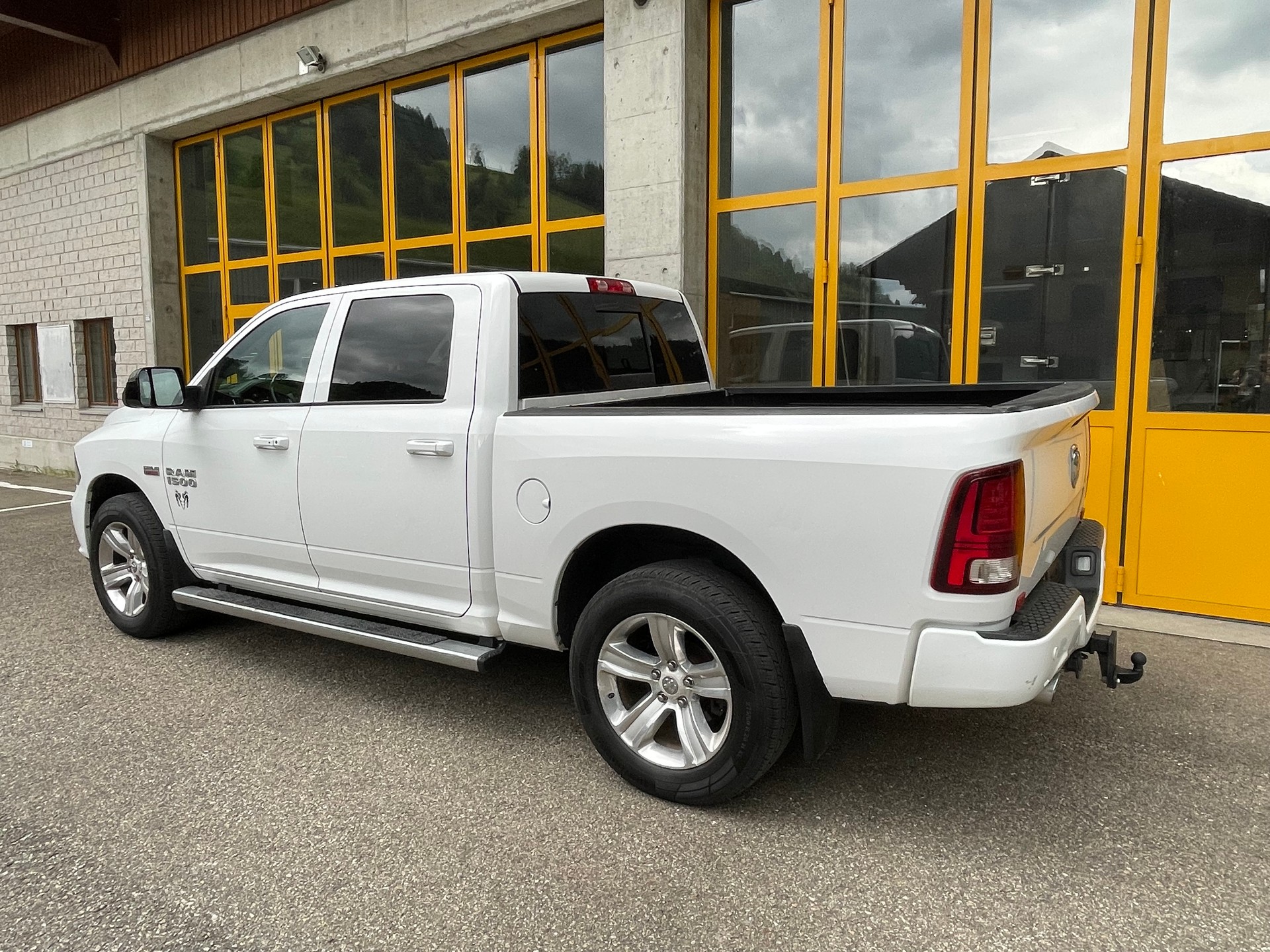 DODGE 1500 5.7 V8 Hemi-image-3